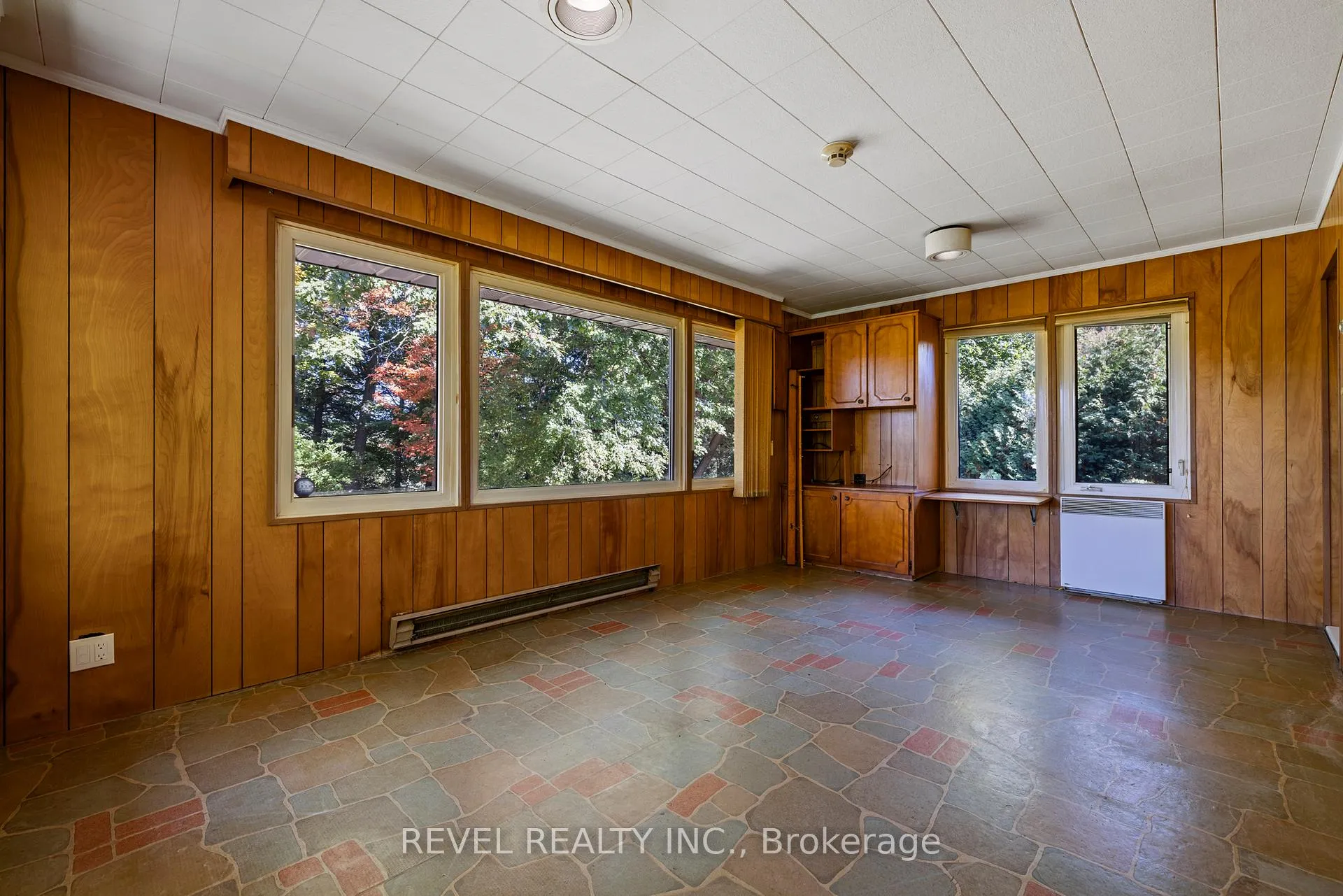 Photo 18 of 40 Bertram Drive, Hamilton, Dundas — HOMEH