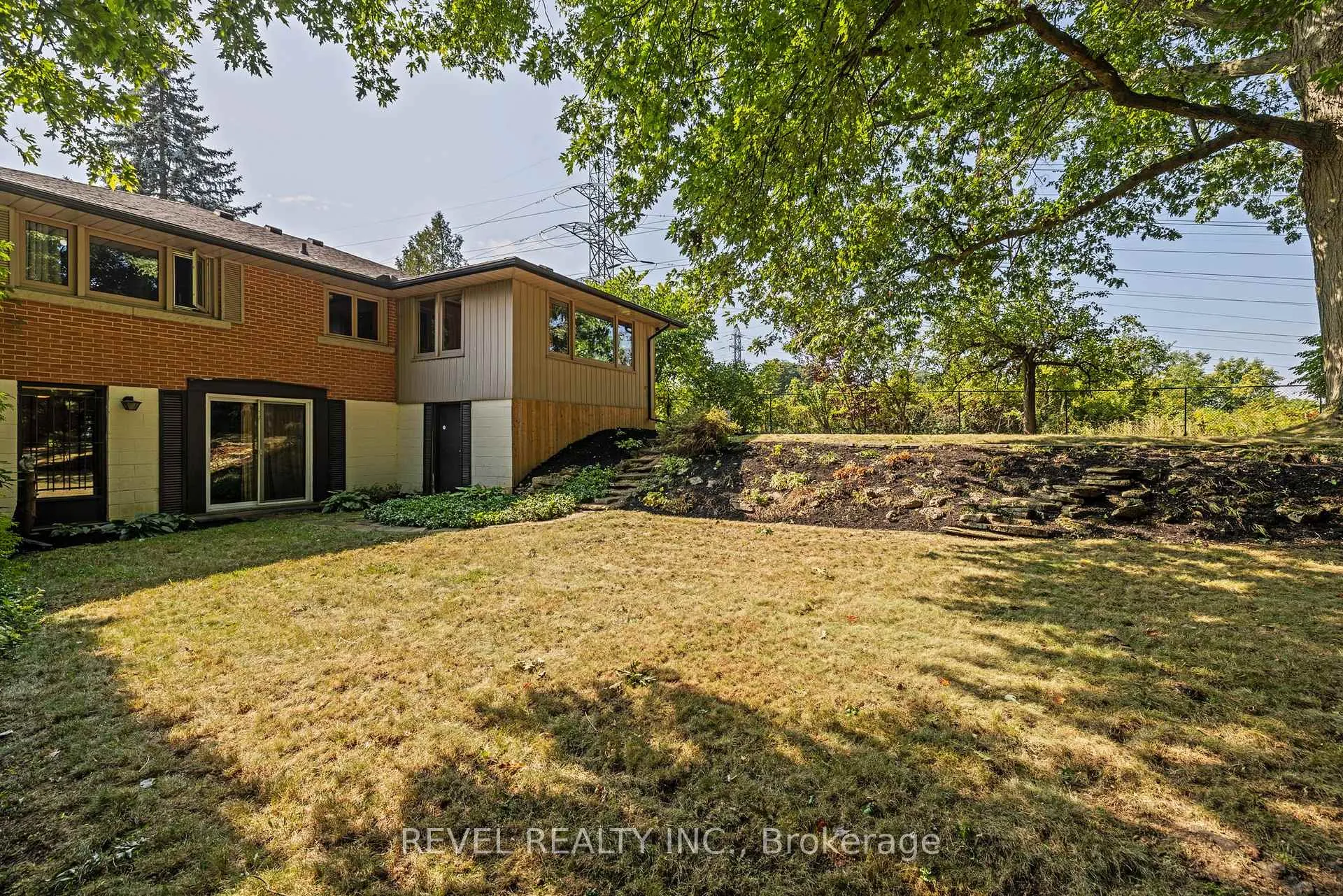 Photo 29 of 40 Bertram Drive, Hamilton, Dundas — HOMEH