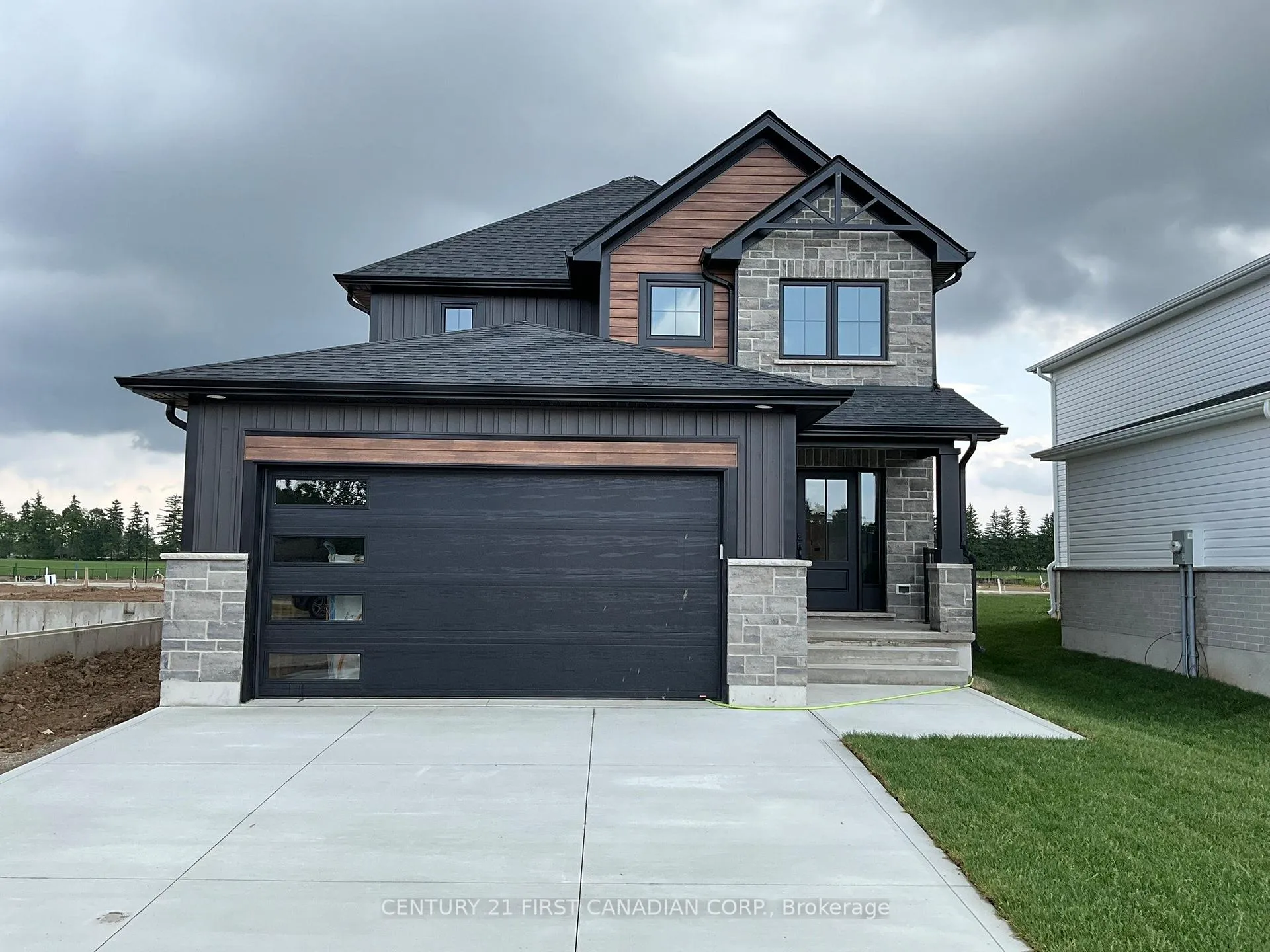 Photo 3 of 640 Ketter Way, Plympton-Wyoming, Plympton Wyoming — HOMEH