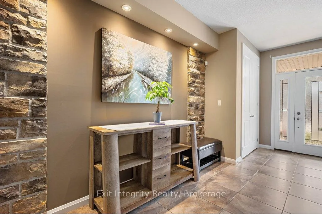 Photo 4 of 299 Moorlands Crescent, Kitchener — HOMEH