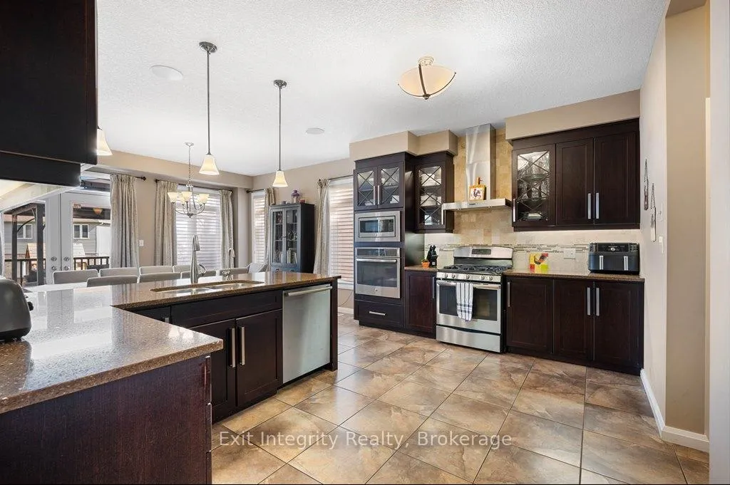 Photo 5 of 299 Moorlands Crescent, Kitchener — HOMEH