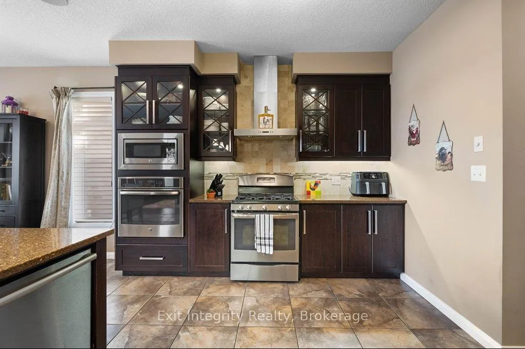 Photo 6 of 299 Moorlands Crescent, Kitchener — HOMEH
