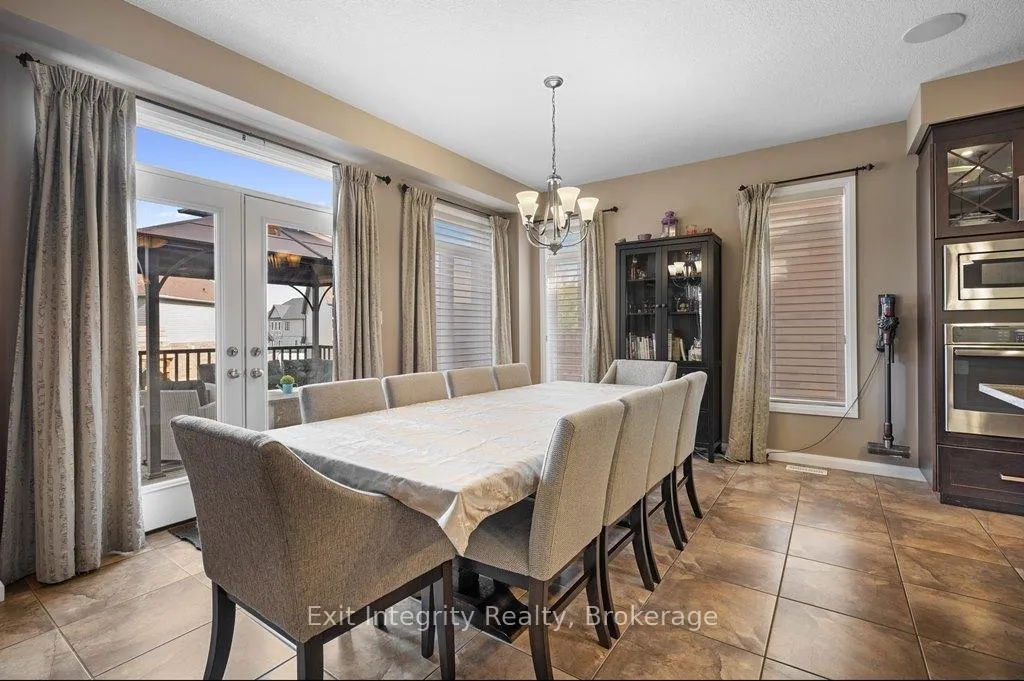 Photo 7 of 299 Moorlands Crescent, Kitchener — HOMEH