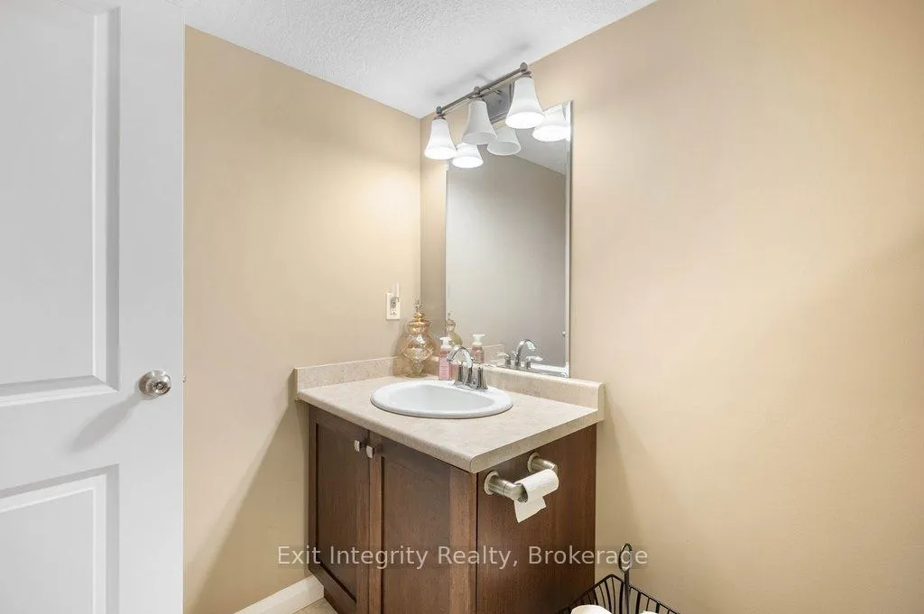 Photo 19 of 299 Moorlands Crescent, Kitchener — HOMEH