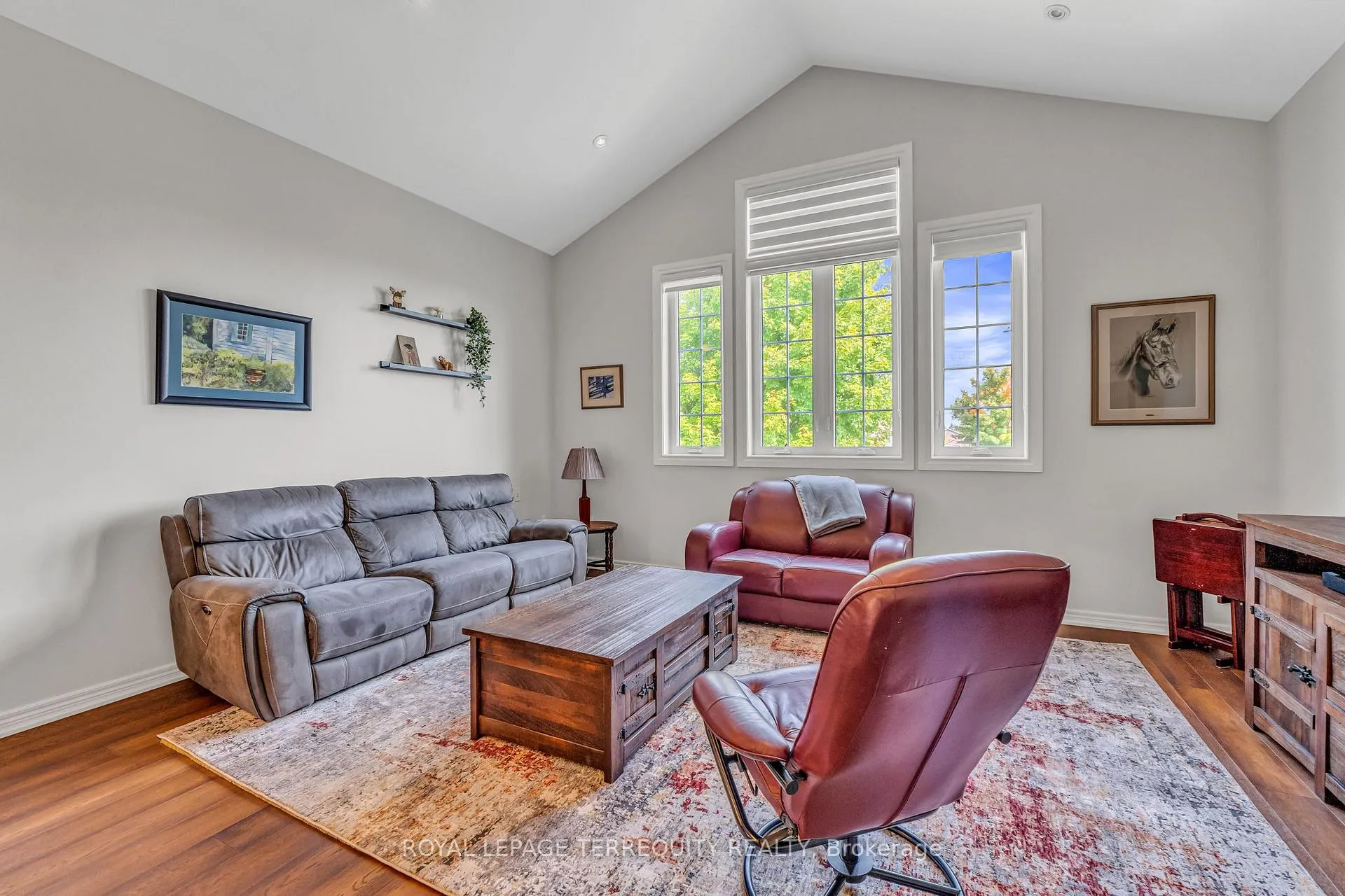 Photo 13 of 22 Willard Hunt Court, King, Schomberg — HOMEH