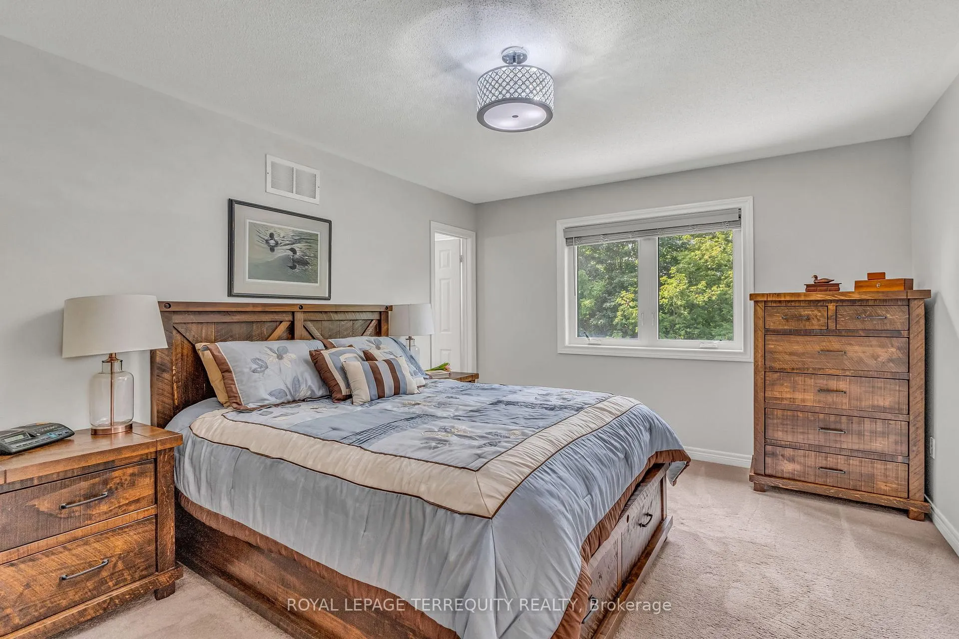Photo 15 of 22 Willard Hunt Court, King, Schomberg — HOMEH