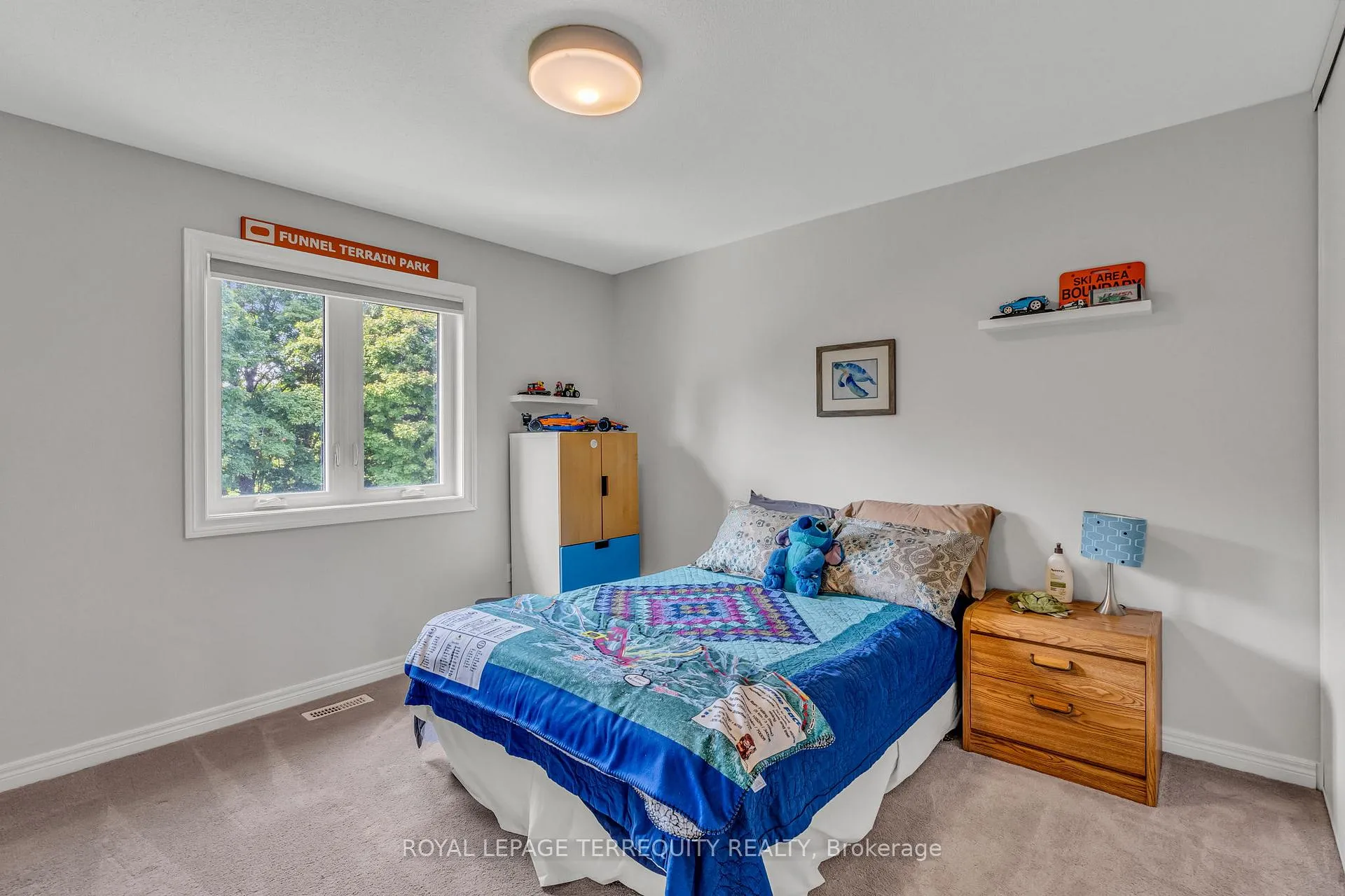 Photo 18 of 22 Willard Hunt Court, King, Schomberg — HOMEH