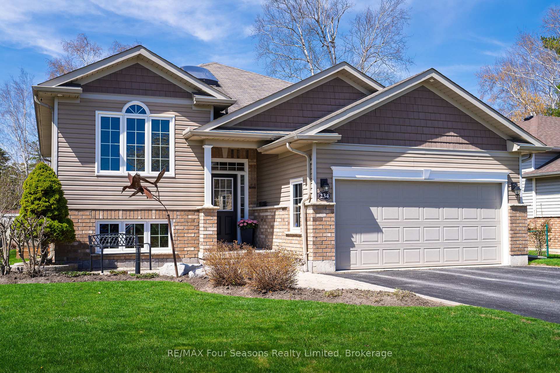 Photo 1 of 234 Dominion Drive, Clearview, Stayner — HOMEH