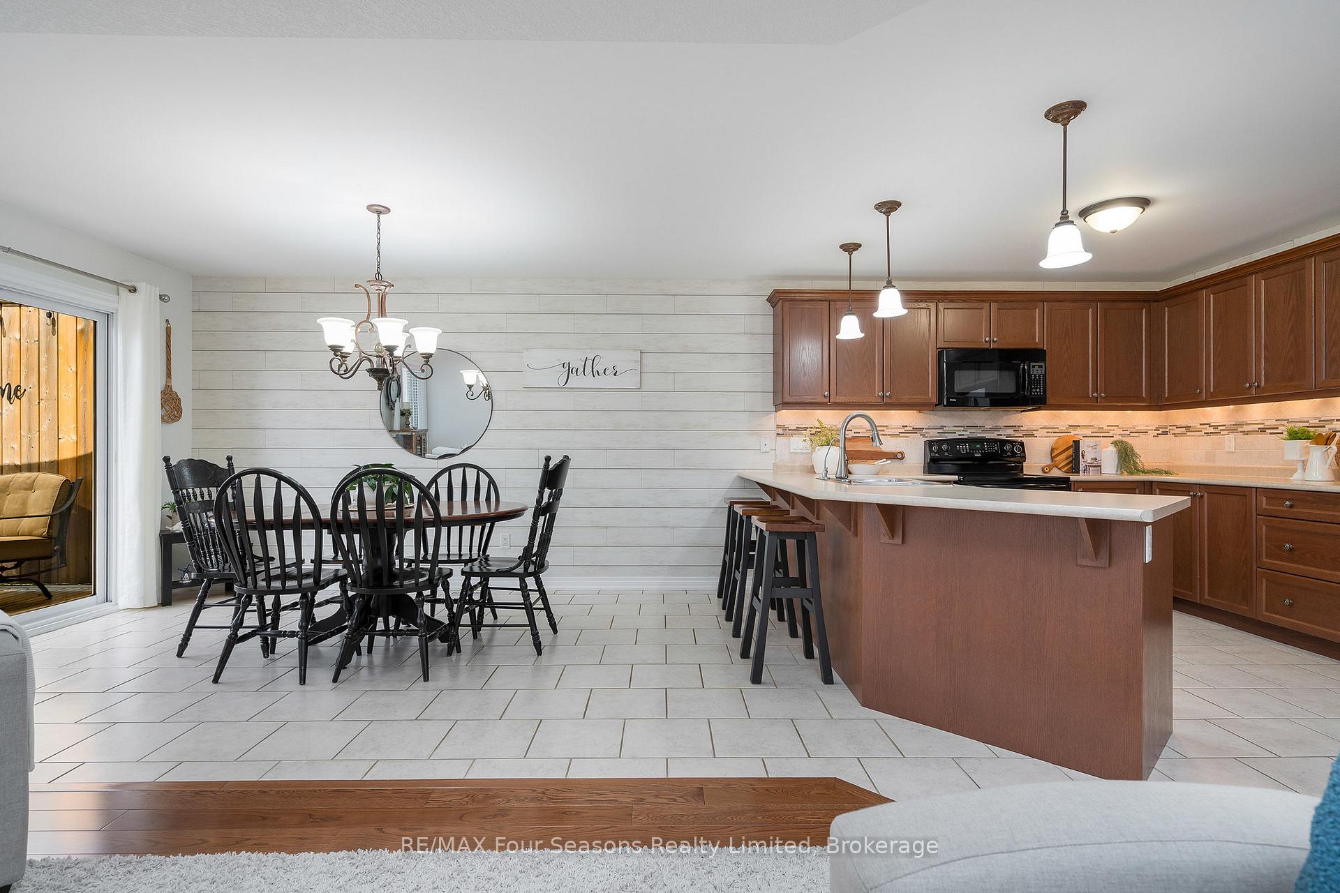 Photo 17 of 234 Dominion Drive, Clearview, Stayner — HOMEH