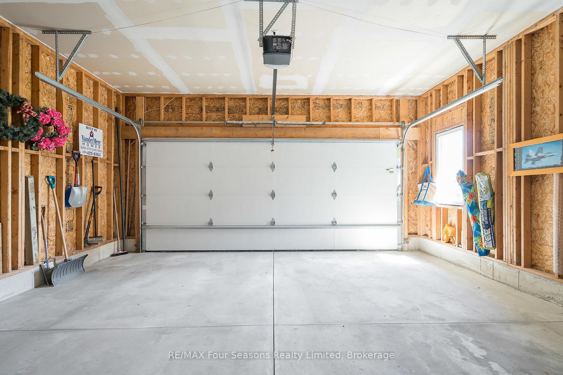 Photo 36 of 234 Dominion Drive, Clearview, Stayner — HOMEH