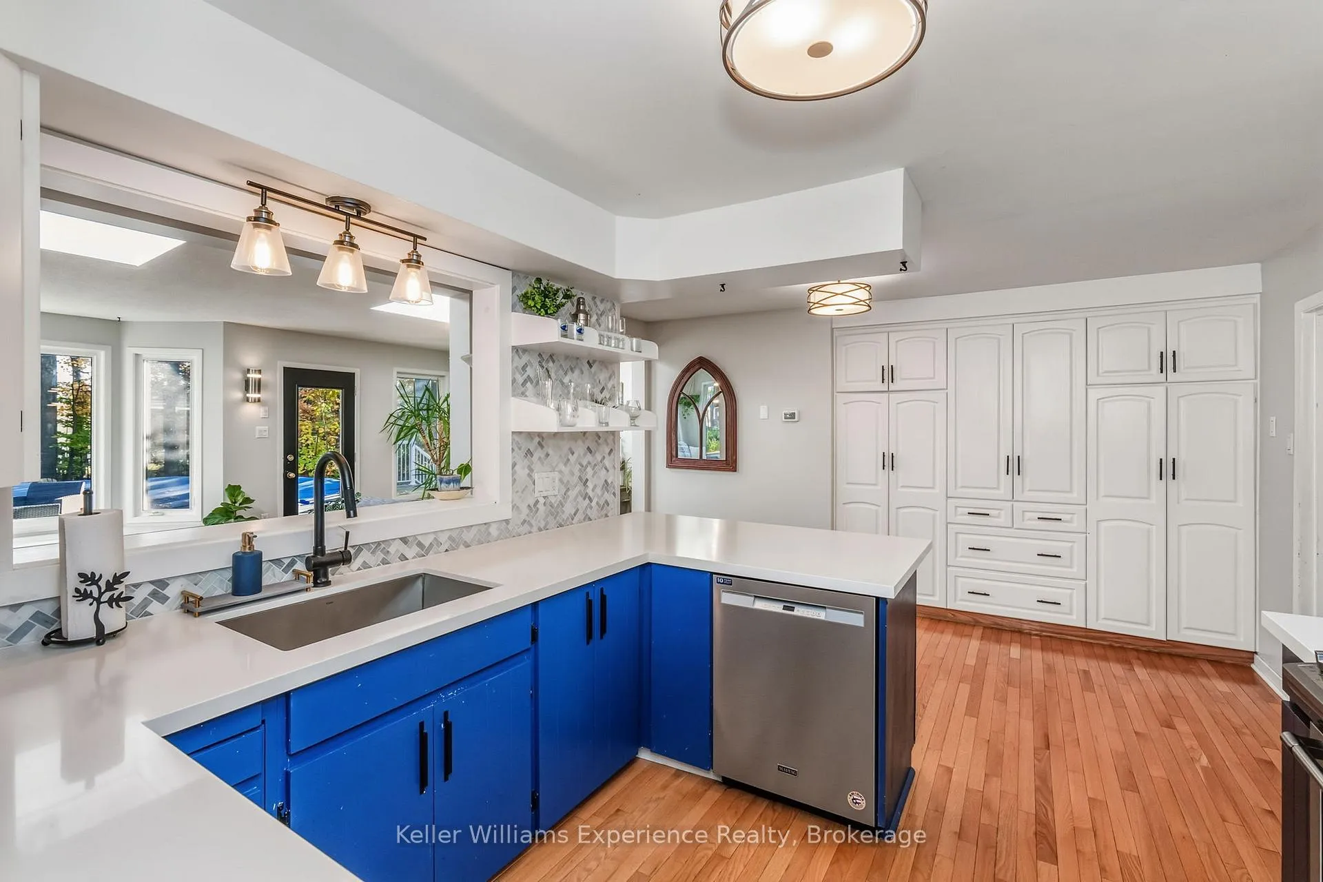 Photo 10 of 835 Dominion Avenue, Midland — HOMEH