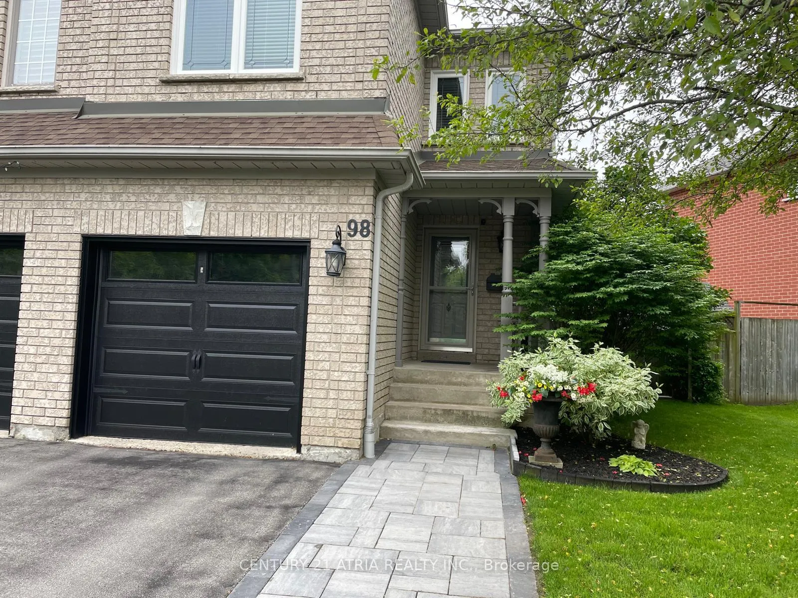 Photo 4 of 98 Woodroof Crescent, Aurora, Bayview Wellington — HOMEH