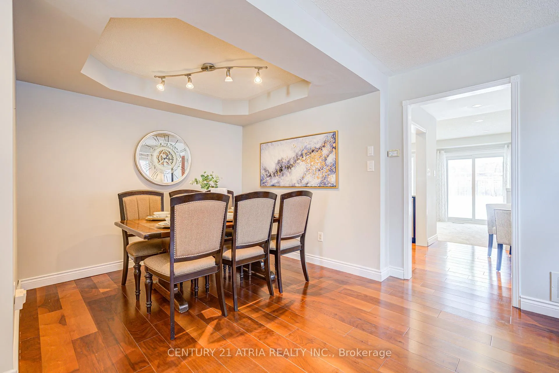Photo 8 of 98 Woodroof Crescent, Aurora, Bayview Wellington — HOMEH