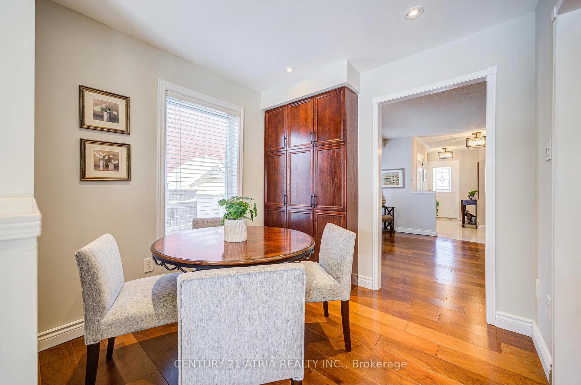 Photo 12 of 98 Woodroof Crescent, Aurora, Bayview Wellington — HOMEH