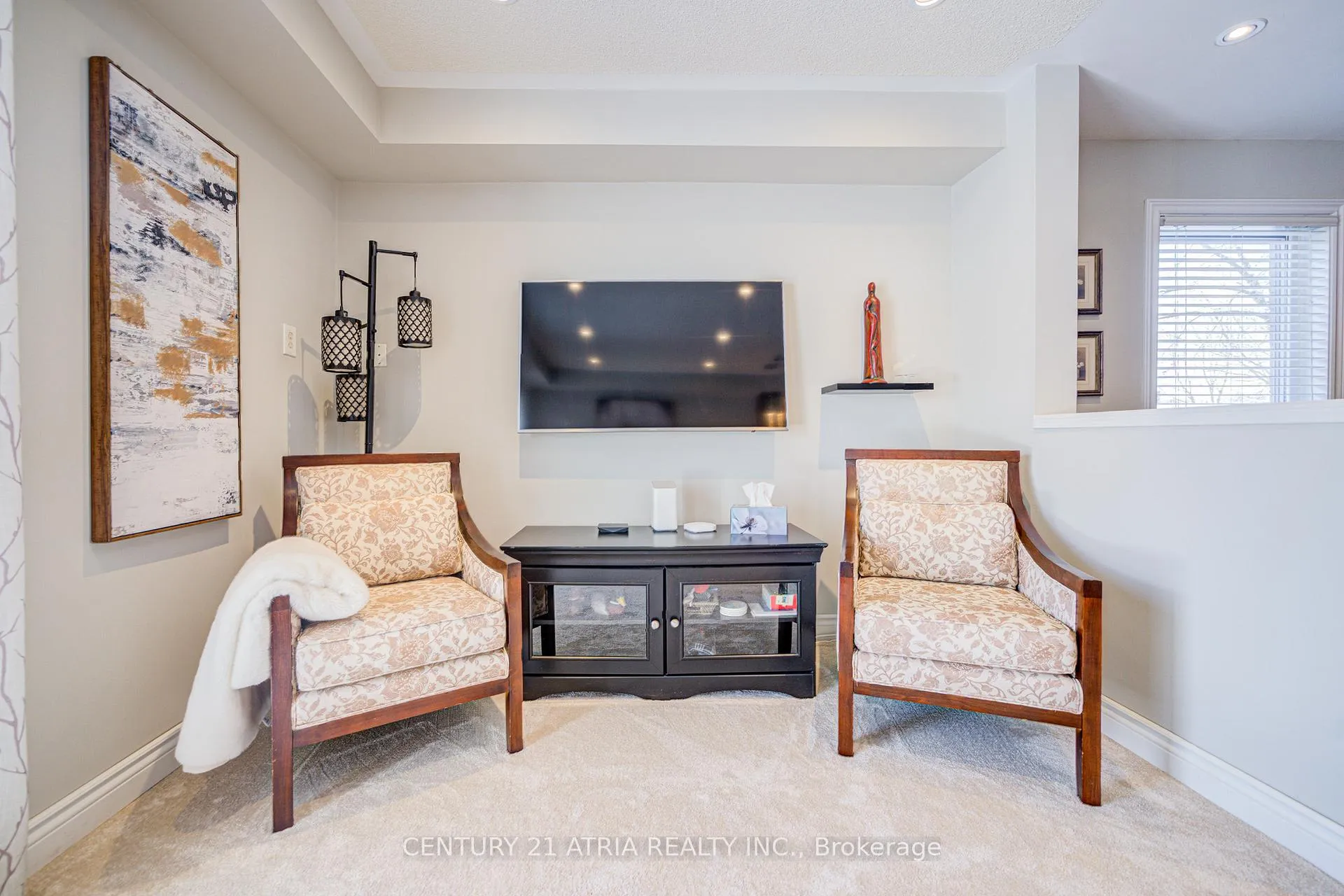 Photo 16 of 98 Woodroof Crescent, Aurora, Bayview Wellington — HOMEH