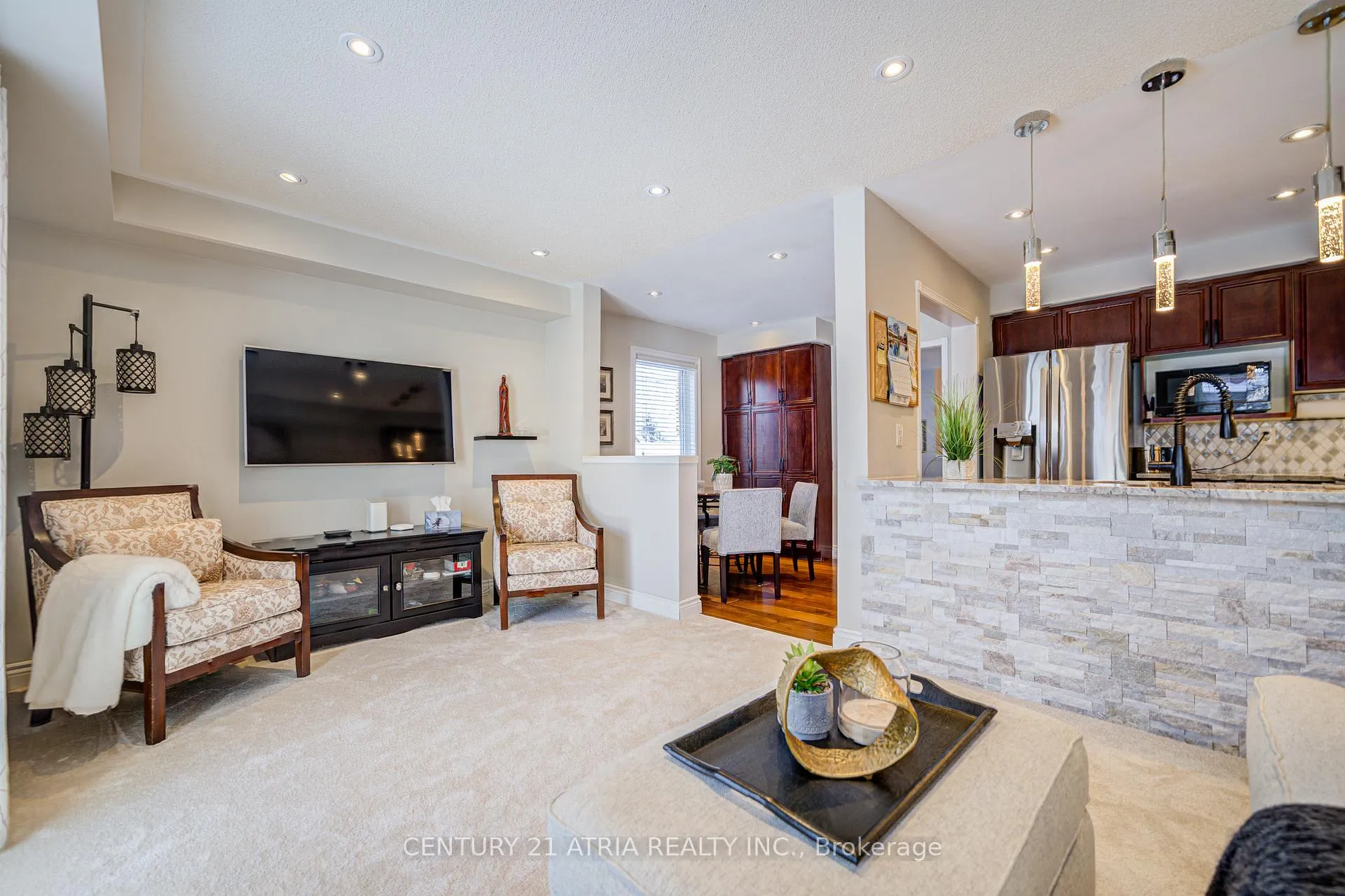 Photo 17 of 98 Woodroof Crescent, Aurora, Bayview Wellington — HOMEH