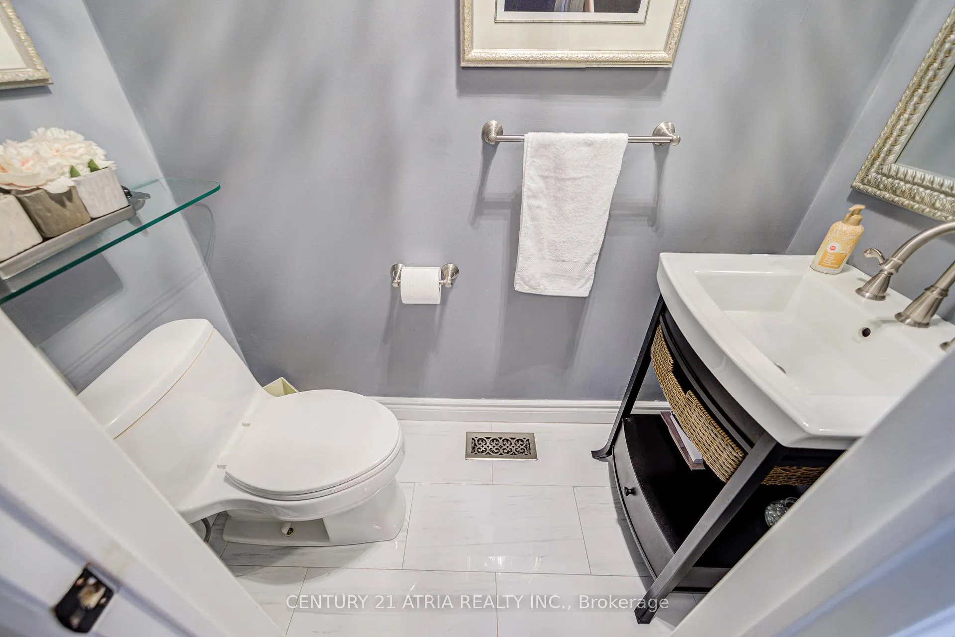Photo 21 of 98 Woodroof Crescent, Aurora, Bayview Wellington — HOMEH