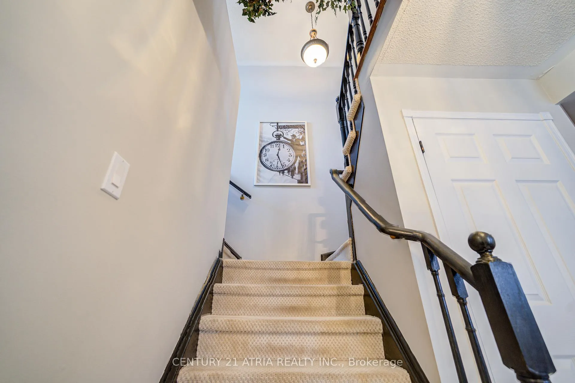 Photo 22 of 98 Woodroof Crescent, Aurora, Bayview Wellington — HOMEH