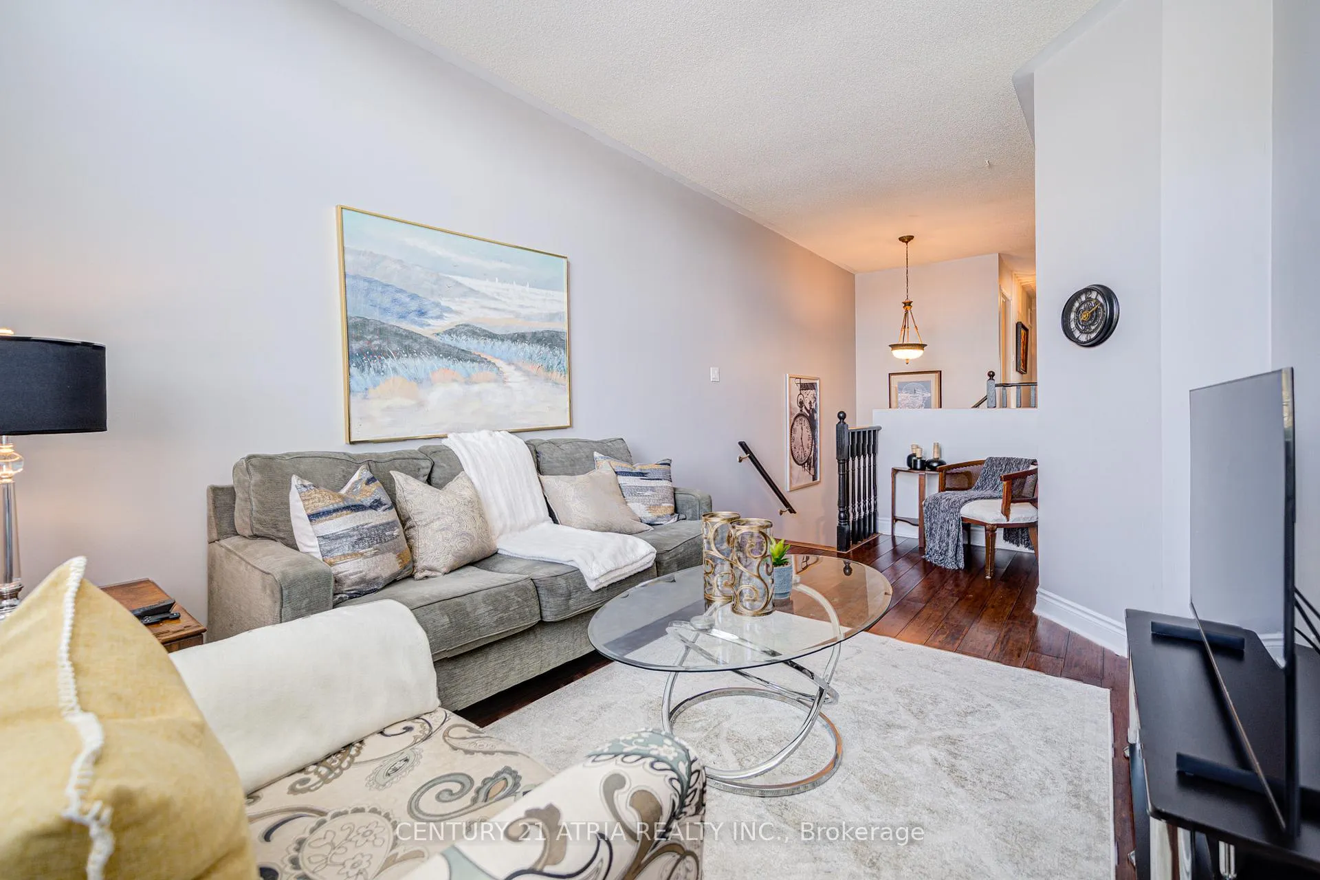 Photo 25 of 98 Woodroof Crescent, Aurora, Bayview Wellington — HOMEH