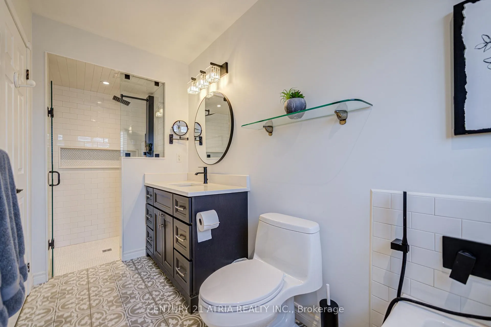 Photo 36 of 98 Woodroof Crescent, Aurora, Bayview Wellington — HOMEH