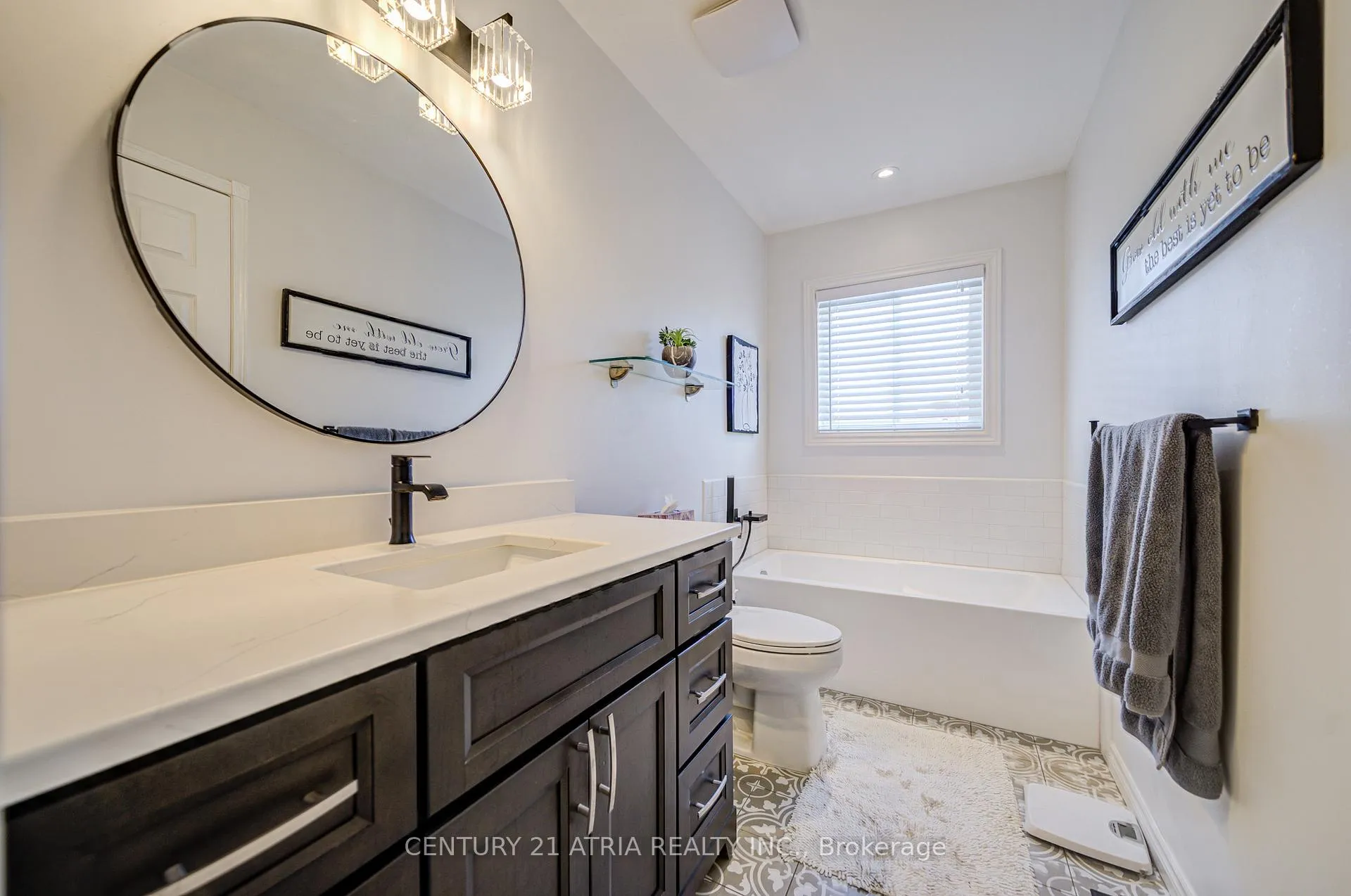 Photo 37 of 98 Woodroof Crescent, Aurora, Bayview Wellington — HOMEH