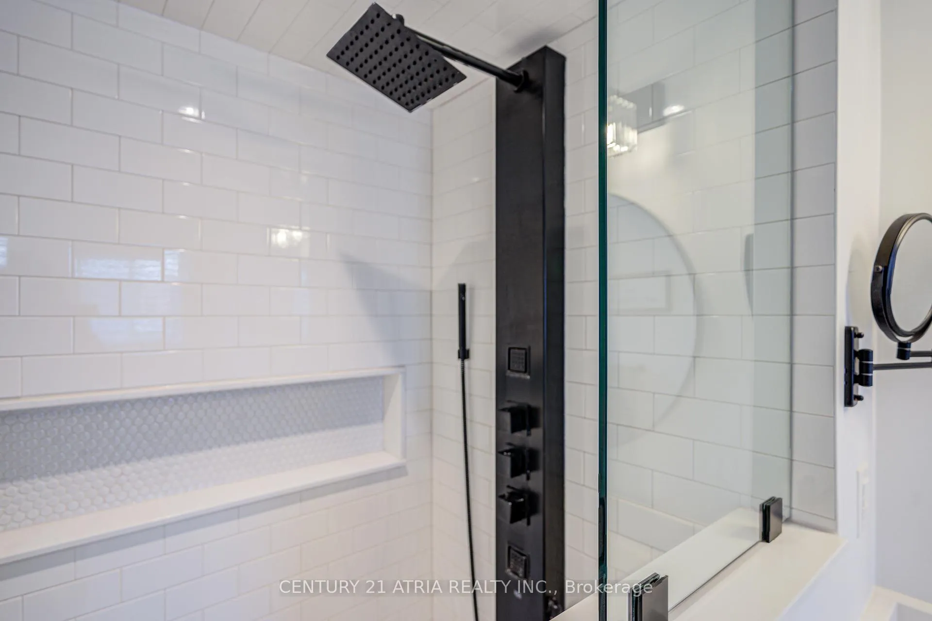 Photo 39 of 98 Woodroof Crescent, Aurora, Bayview Wellington — HOMEH