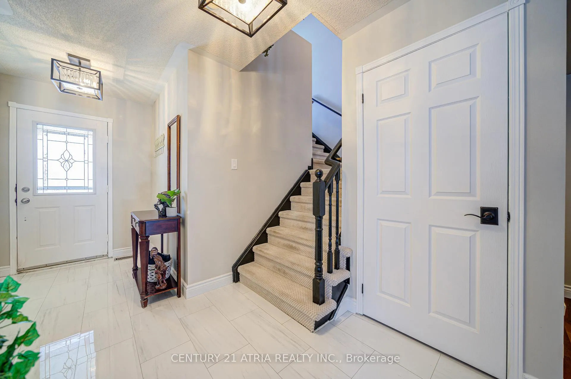 Photo 45 of 98 Woodroof Crescent, Aurora, Bayview Wellington — HOMEH