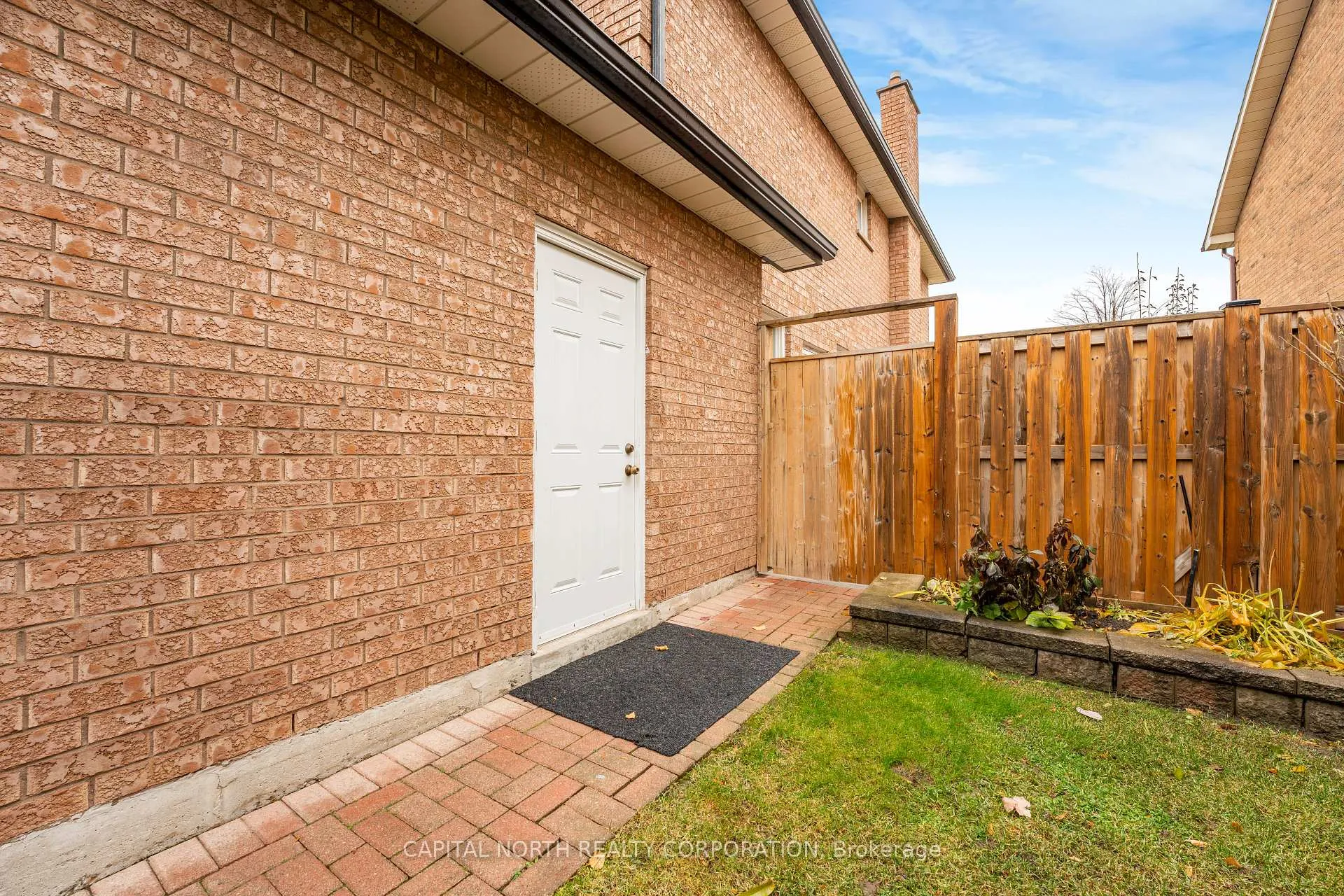 Photo 2 of Unit Basement, 2 Olive Green Road, Vaughan, East Woodbridge — HOMEH