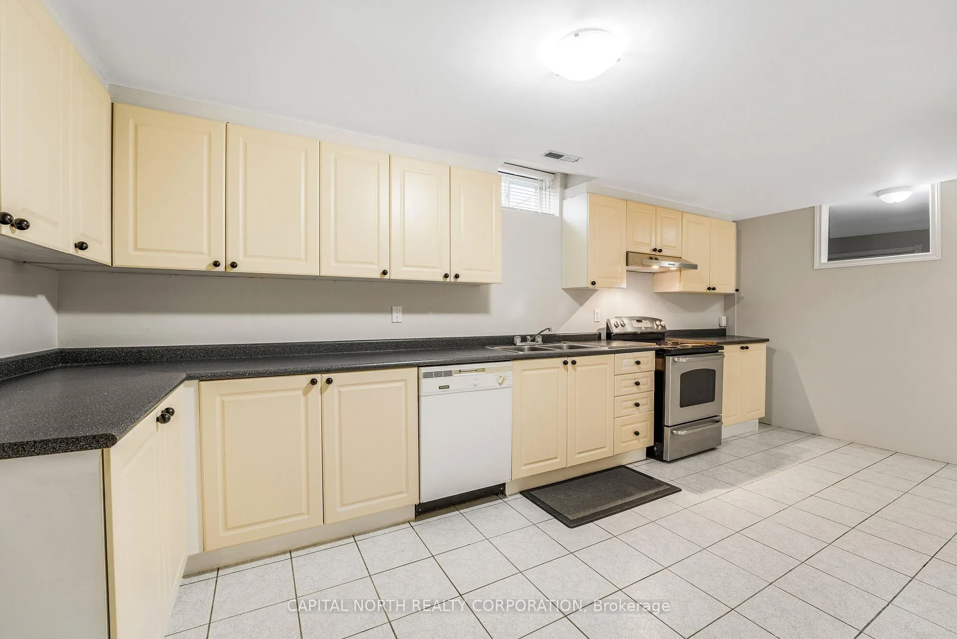 Photo 6 of Unit Basement, 2 Olive Green Road, Vaughan, East Woodbridge — HOMEH