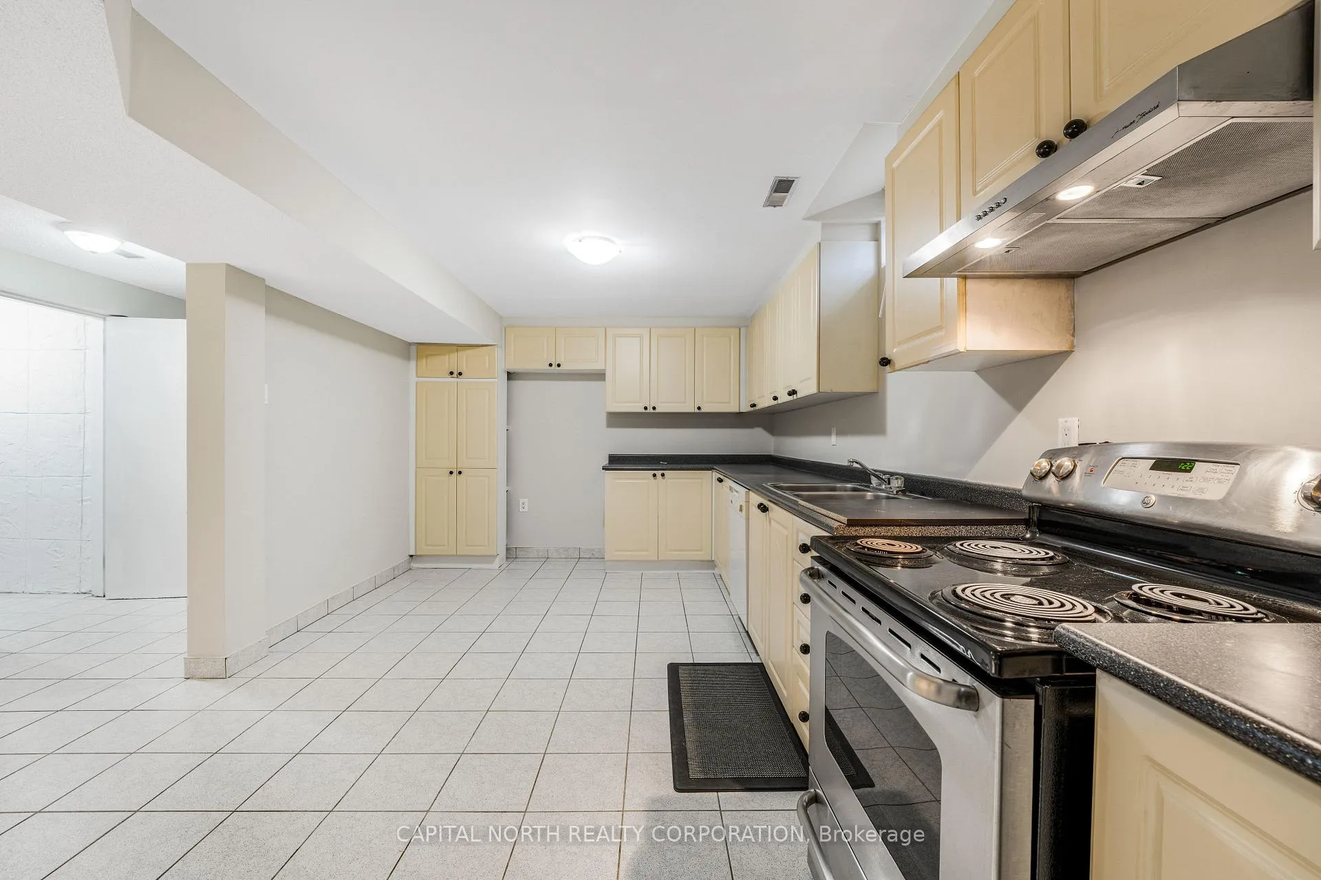 Photo 7 of Unit Basement, 2 Olive Green Road, Vaughan, East Woodbridge — HOMEH