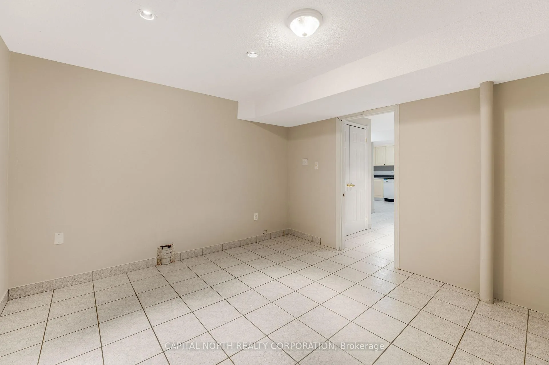 Photo 11 of Unit Basement, 2 Olive Green Road, Vaughan, East Woodbridge — HOMEH