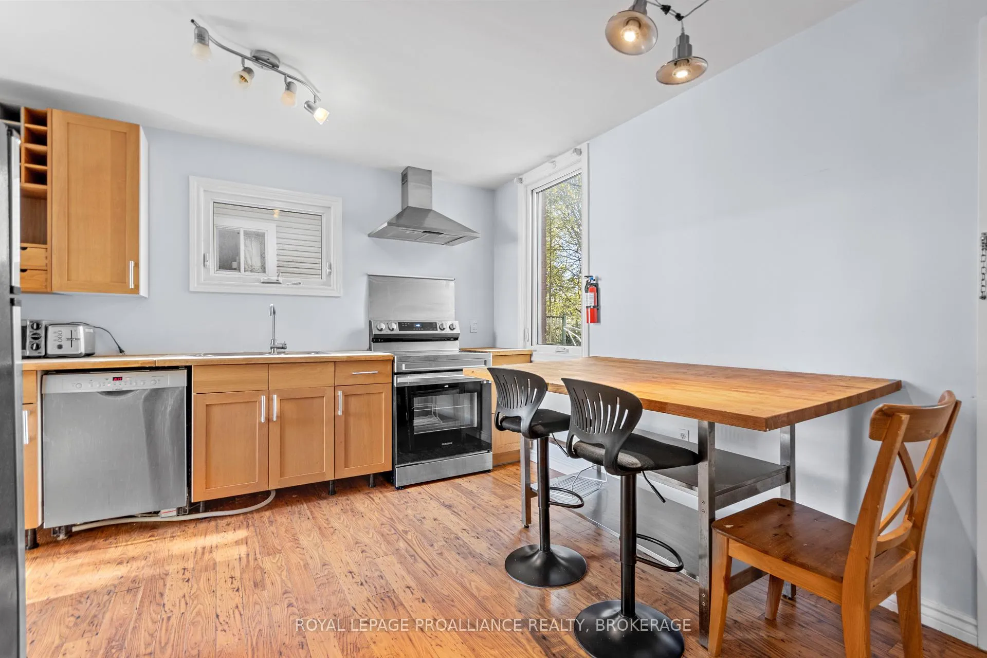 Photo 11 of 322 Collingwood Street, Kingston, Central City East — HOMEH