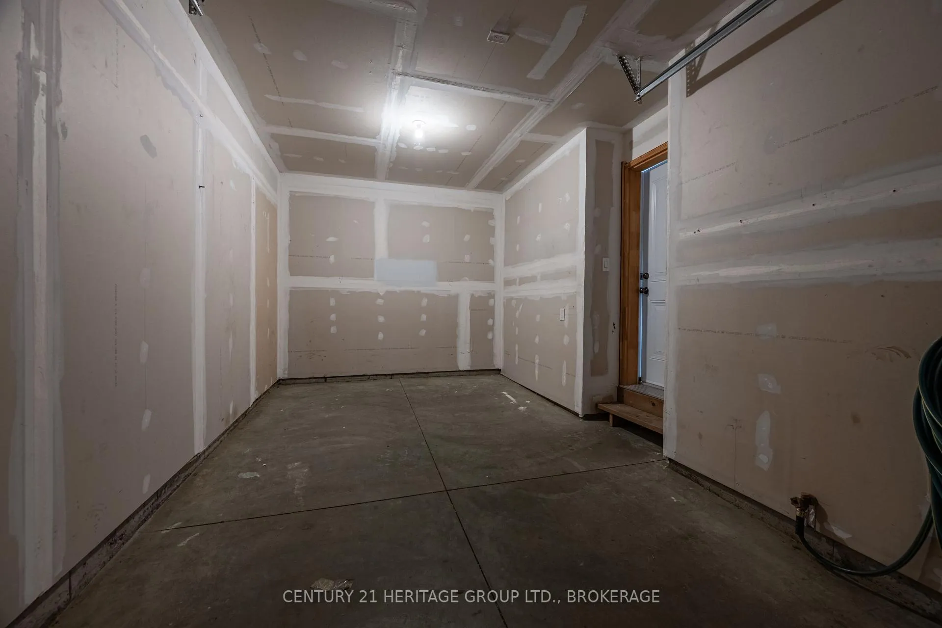 Photo 35 of 1437 Monarch Drive, Kingston, City Northwest — HOMEH