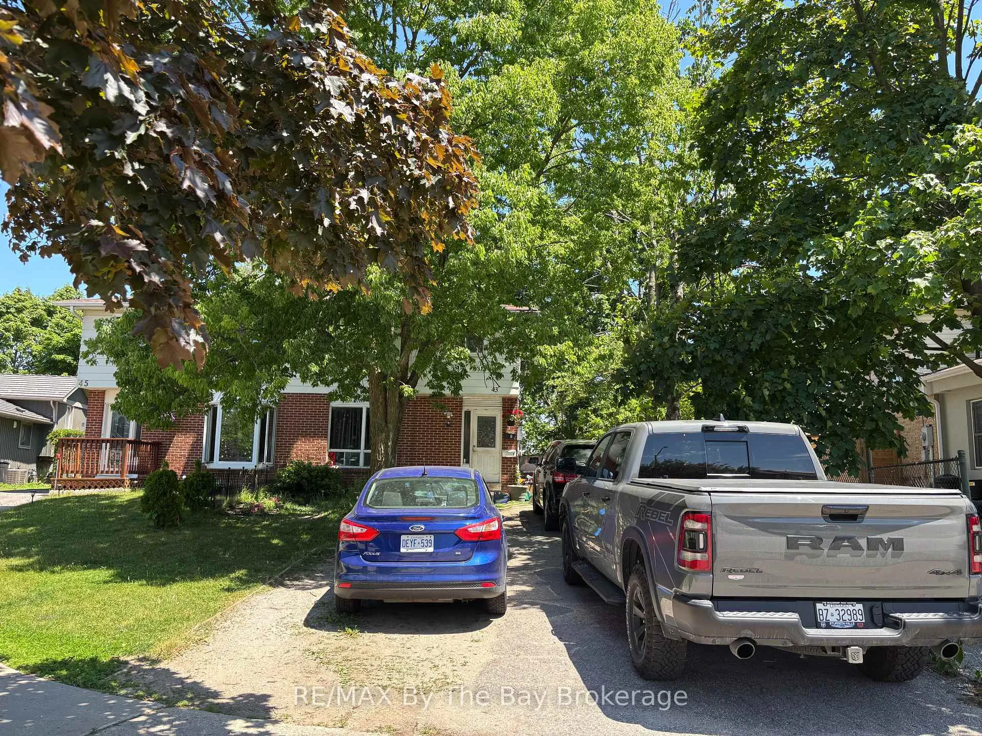 Photo 1 of 43 Christie Crescent, Barrie, Letitia Heights — HOMEH
