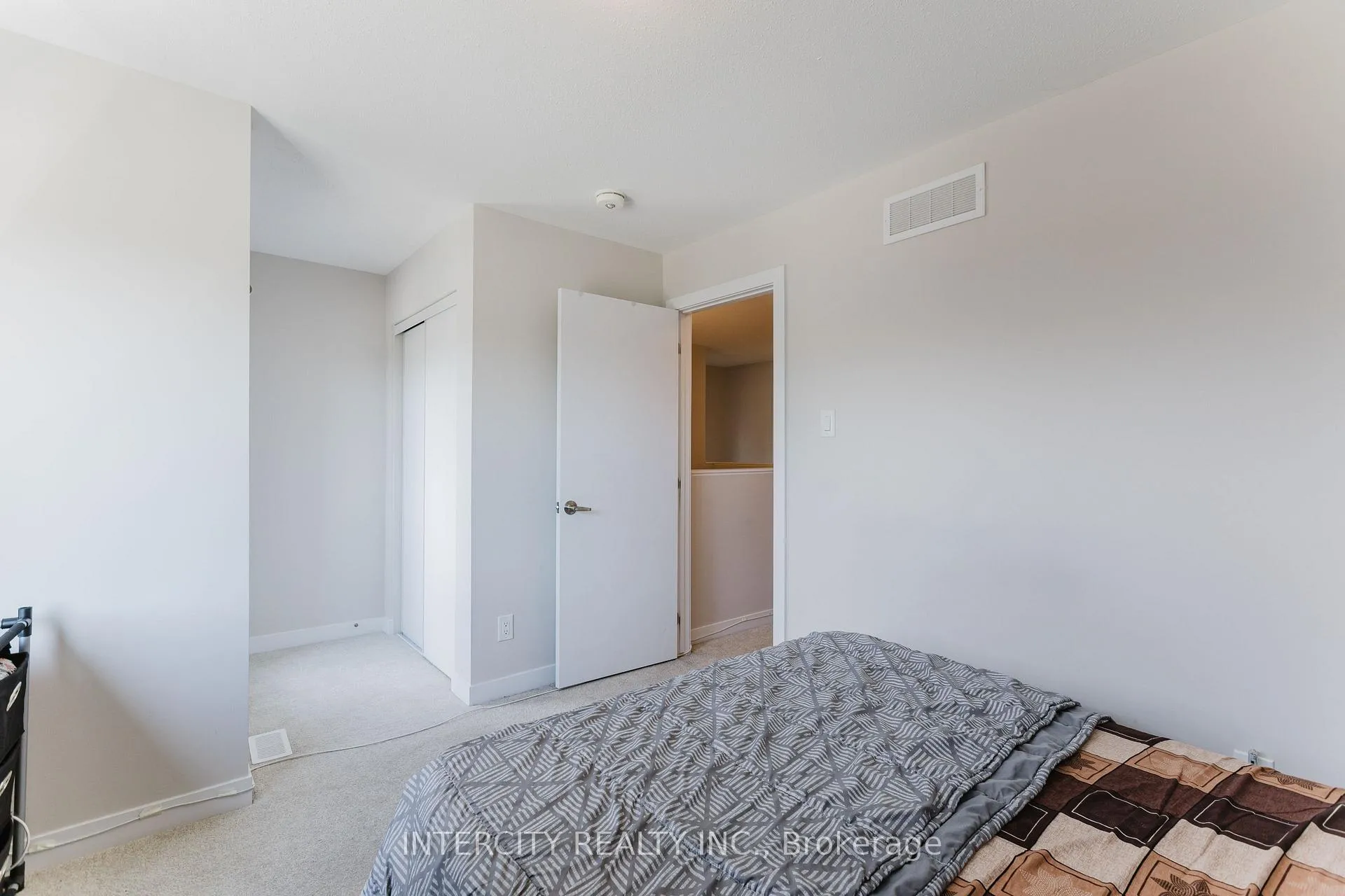 Photo 21 of 187 Conservancy Drive, Ottawa, Barrhaven - Heritage Park — HOMEH