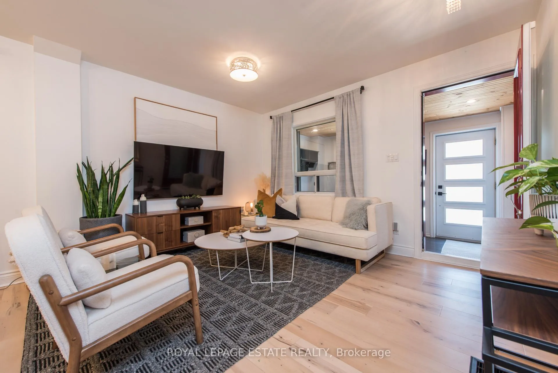 Photo 4 of 2311 Gerrard Street E, Toronto, East End-Danforth — HOMEH
