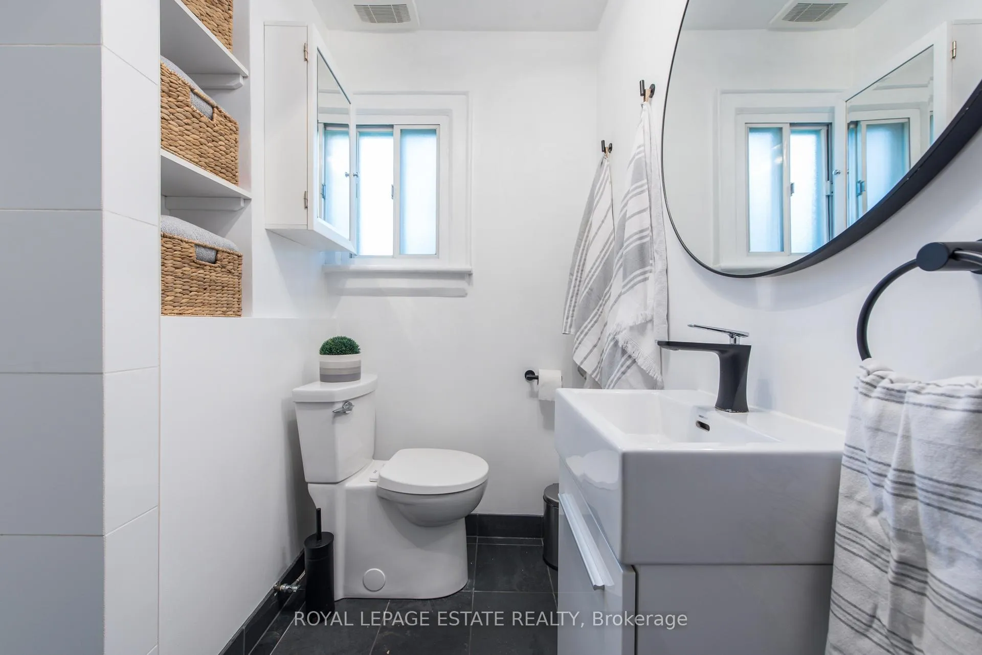 Photo 14 of 2311 Gerrard Street E, Toronto, East End-Danforth — HOMEH