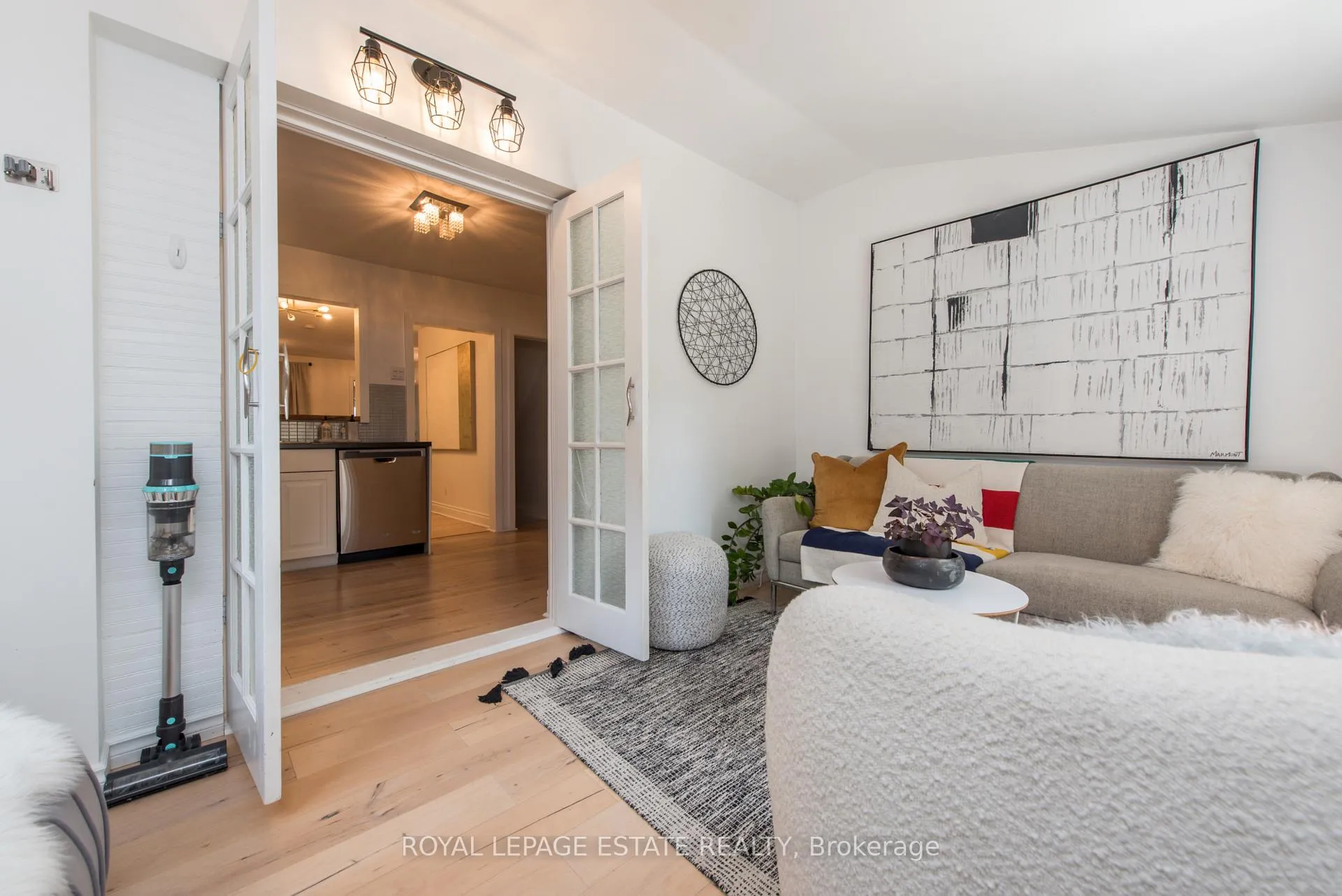 Photo 29 of 2311 Gerrard Street E, Toronto, East End-Danforth — HOMEH