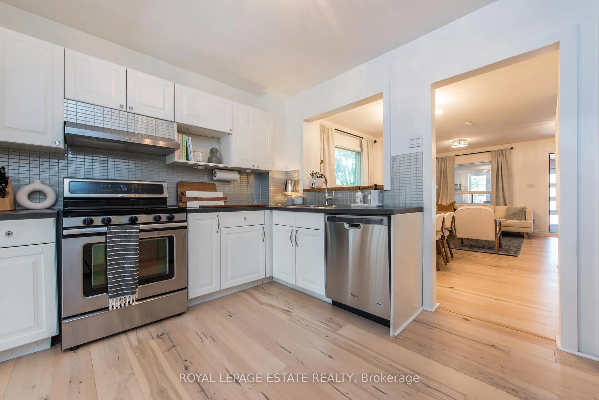 Photo 35 of 2311 Gerrard Street E, Toronto, East End-Danforth — HOMEH