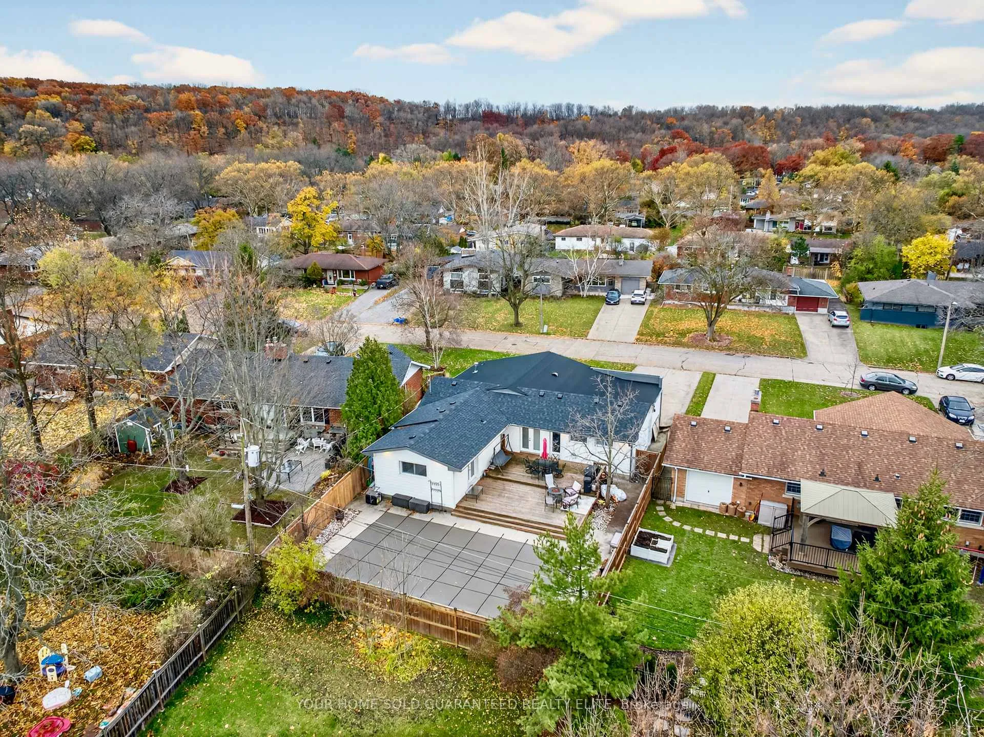 Photo 2 of 15 Swan Drive, St. Catharines, Glendale/Glenridge — HOMEH