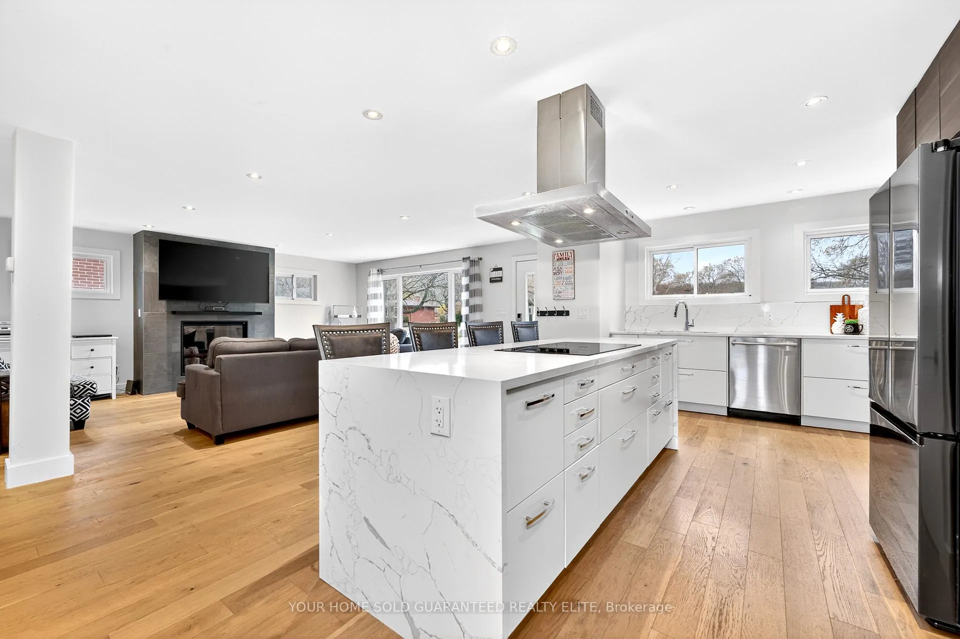 Photo 3 of 15 Swan Drive, St. Catharines, Glendale/Glenridge — HOMEH