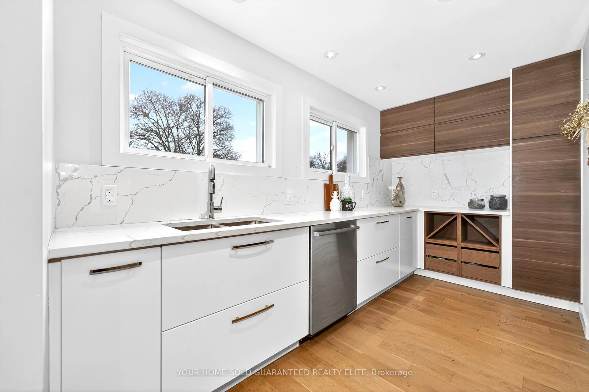 Photo 4 of 15 Swan Drive, St. Catharines, Glendale/Glenridge — HOMEH