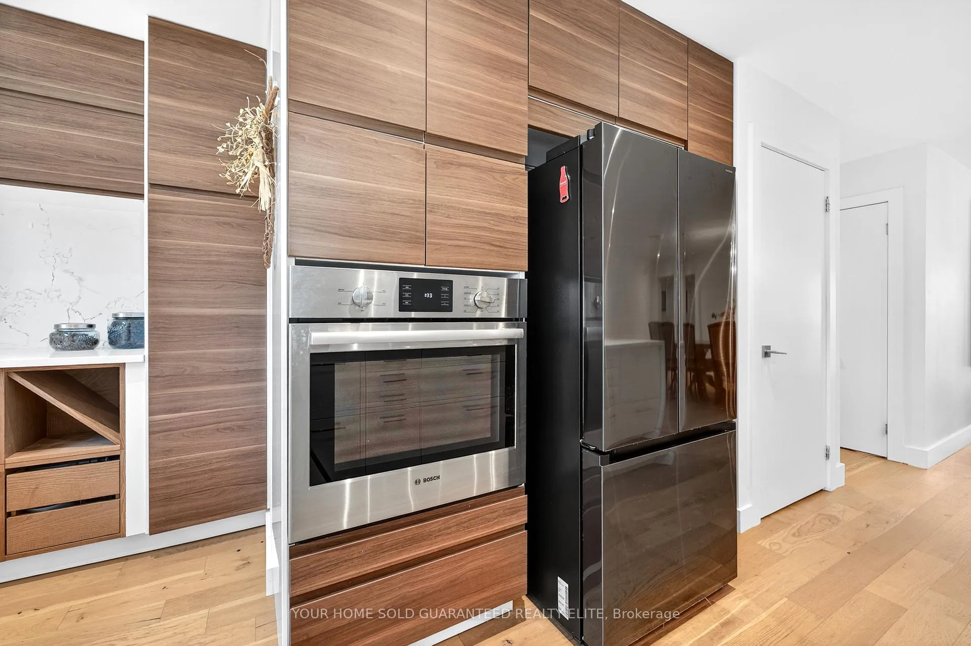 Photo 7 of 15 Swan Drive, St. Catharines, Glendale/Glenridge — HOMEH