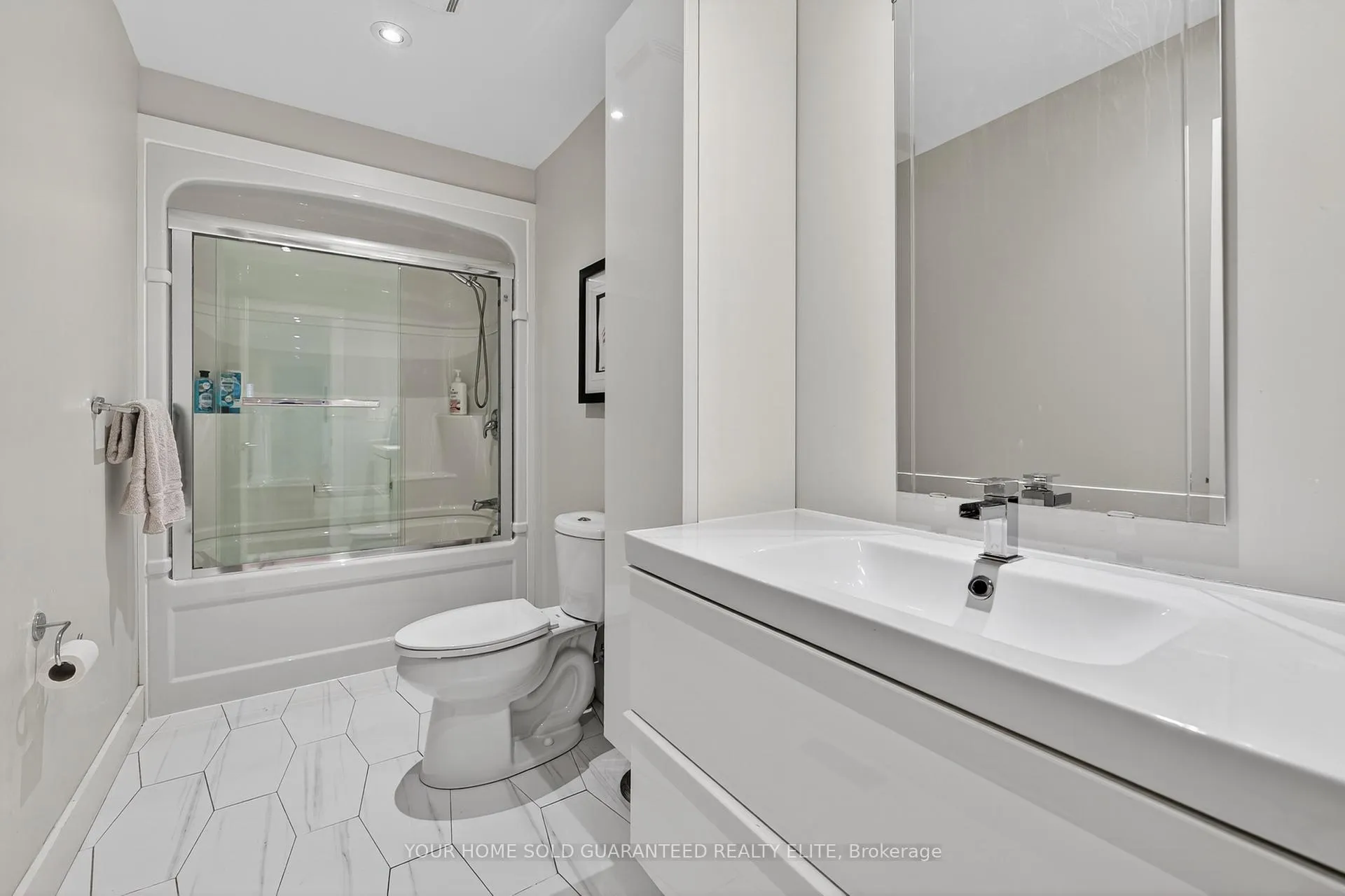 Photo 17 of 15 Swan Drive, St. Catharines, Glendale/Glenridge — HOMEH