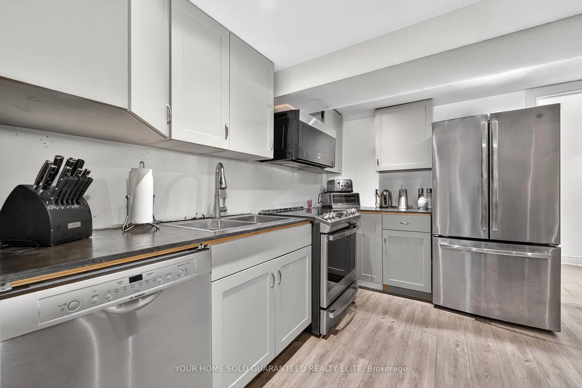 Photo 22 of 15 Swan Drive, St. Catharines, Glendale/Glenridge — HOMEH
