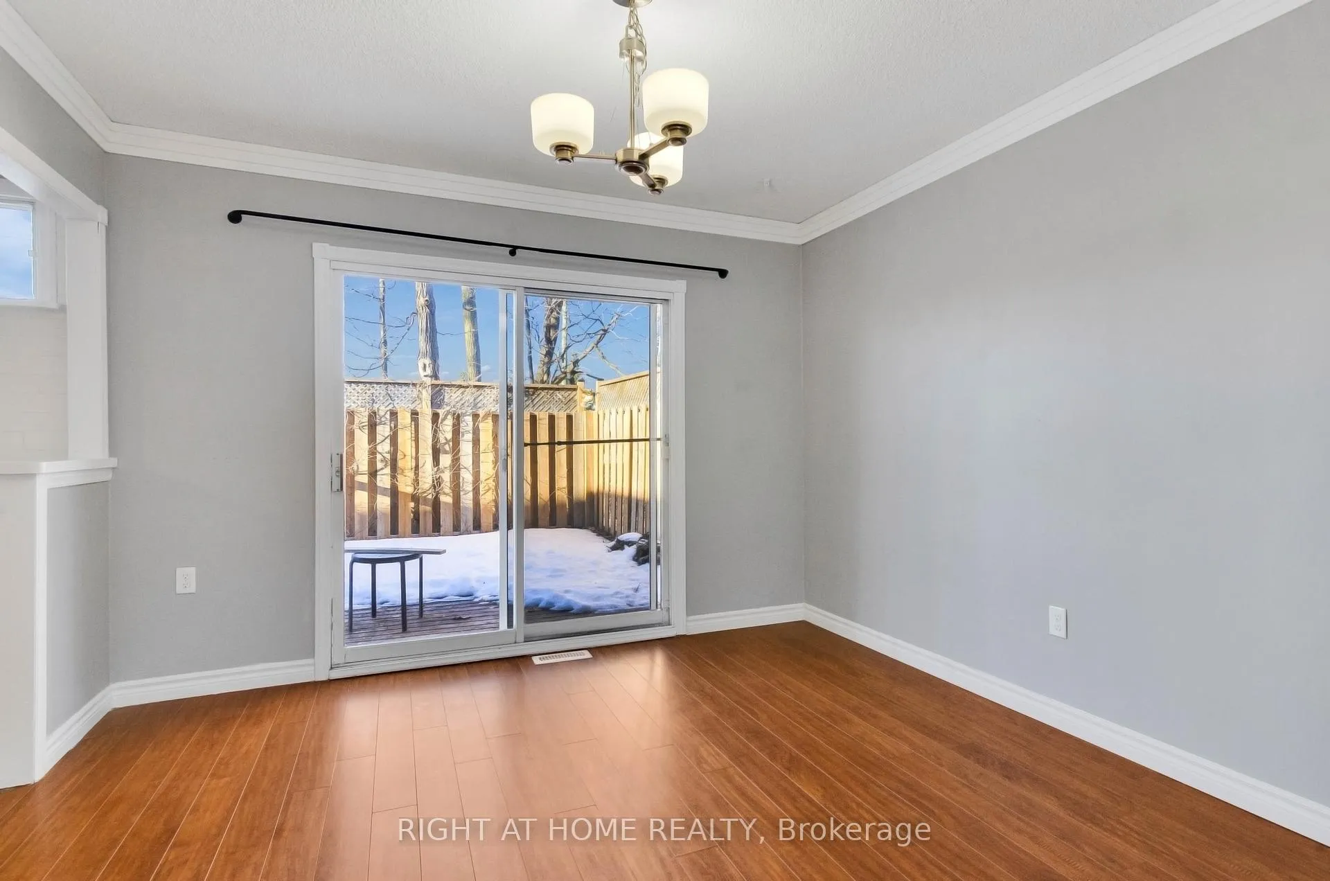 Photo 6 of Unit MainFl, 42 Farmingdale Crescent, Barrie, Cundles East — HOMEH