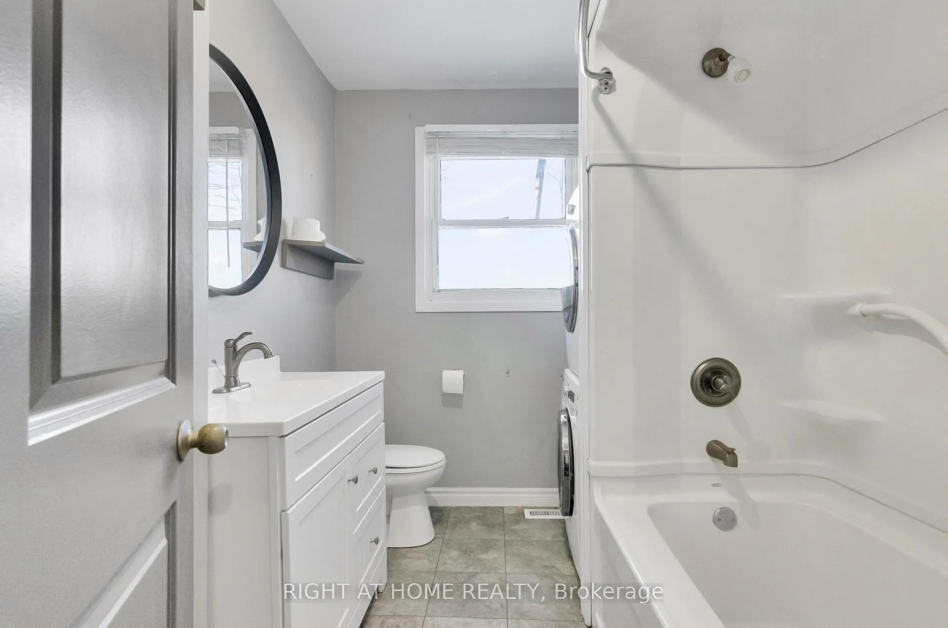 Photo 8 of Unit MainFl, 42 Farmingdale Crescent, Barrie, Cundles East — HOMEH
