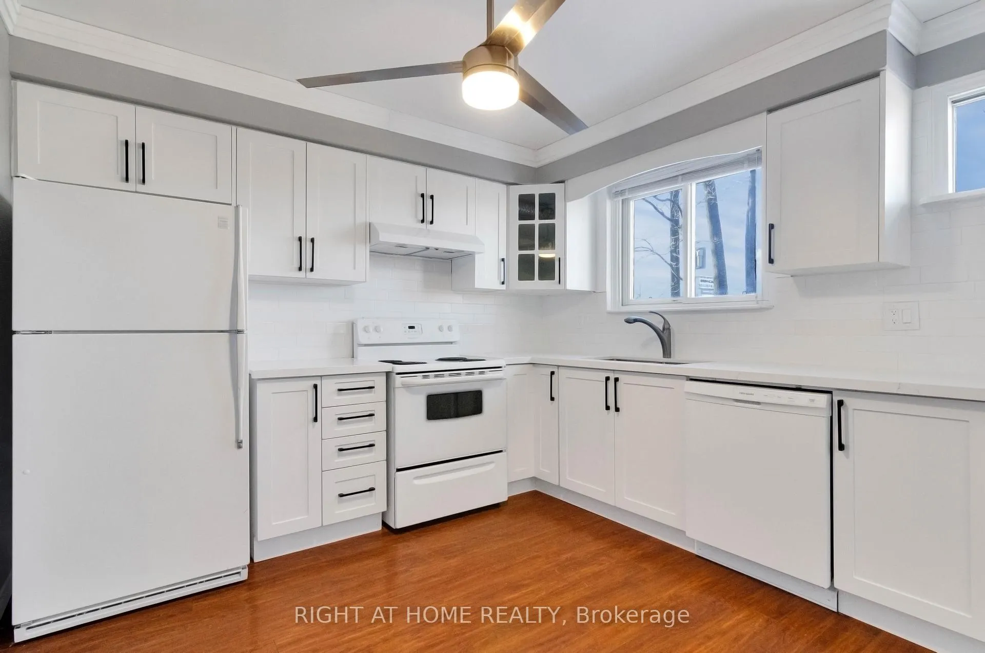 Photo 15 of Unit MainFl, 42 Farmingdale Crescent, Barrie, Cundles East — HOMEH