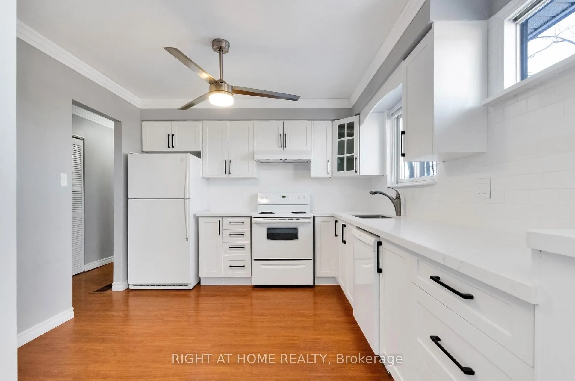 Photo 16 of Unit MainFl, 42 Farmingdale Crescent, Barrie, Cundles East — HOMEH