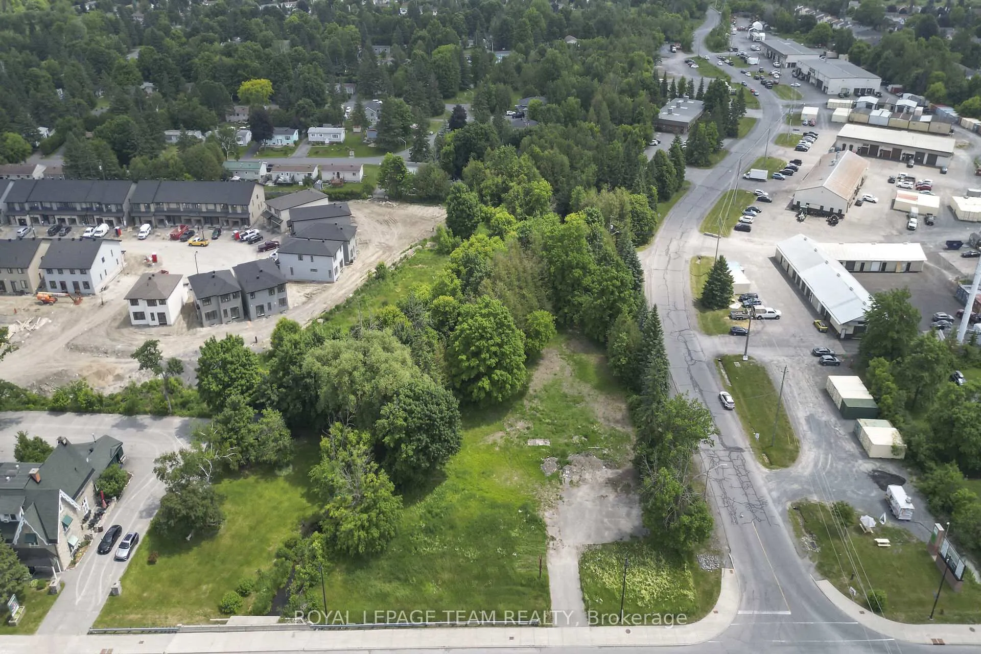 Photo 1 of 5830 Hazeldean Road, Ottawa, Fringewood — HOMEH